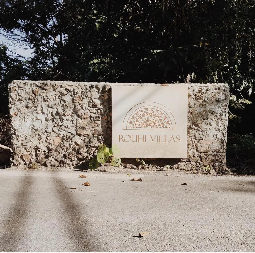 Logo/Certificate/Sign in Rouhi Retreats By Doulos