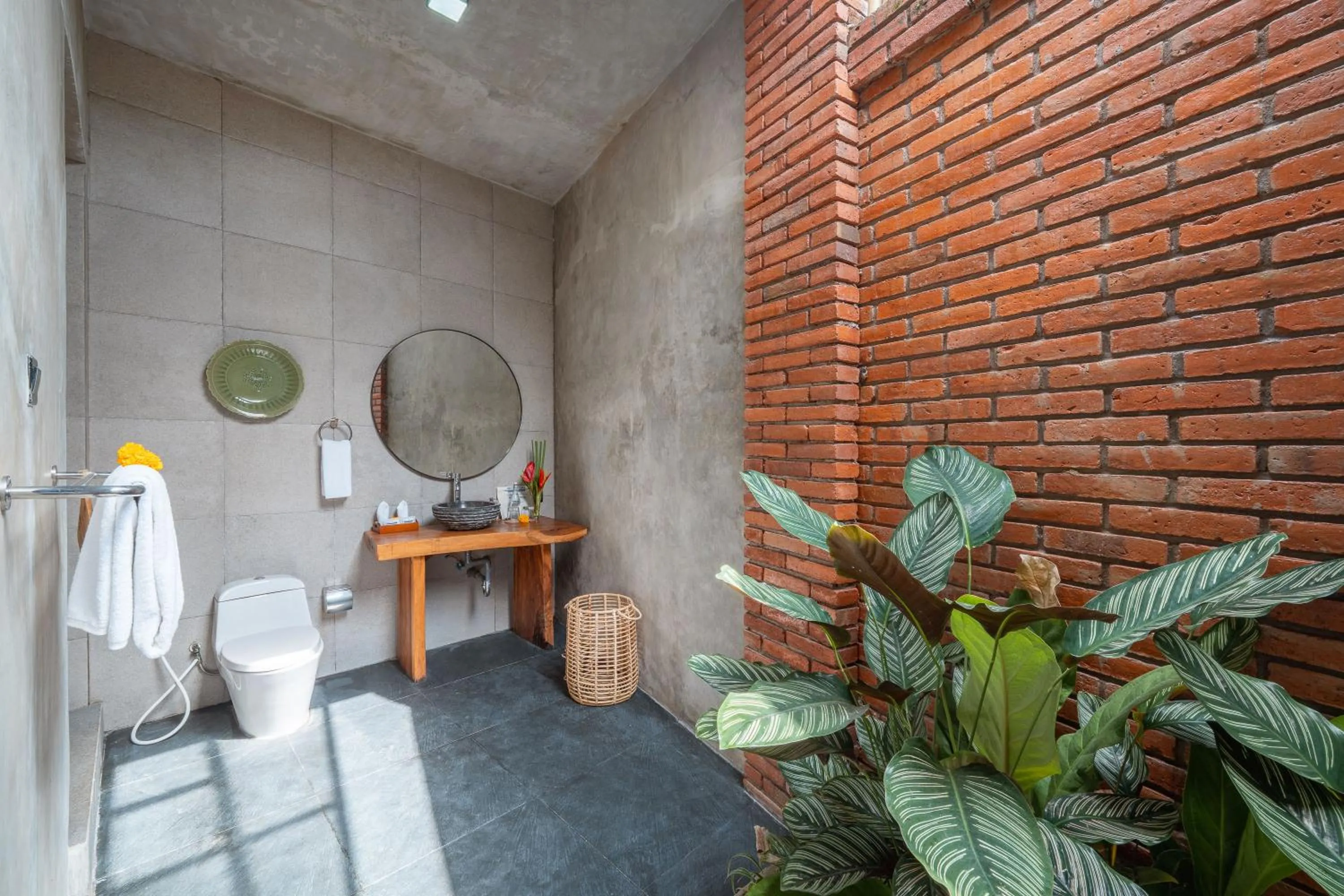 Bathroom in Villa Jonsu Uluwatu by Nagisa Bali