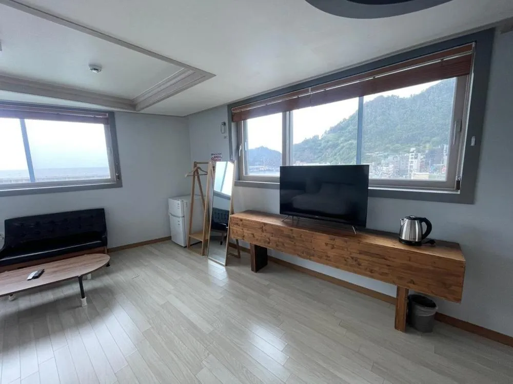 TV and multimedia in Ulleungdo JD Hostel