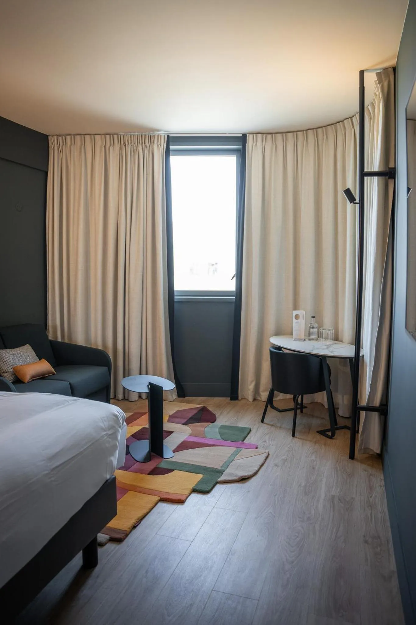 Bedroom, Bed in Radisson Hotel Reims