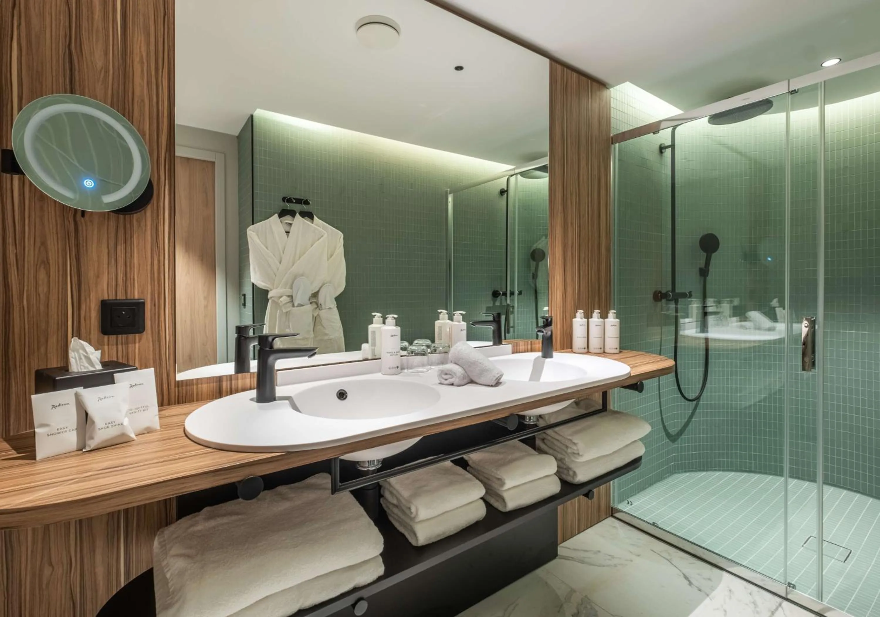 Bathroom in Radisson Hotel Reims