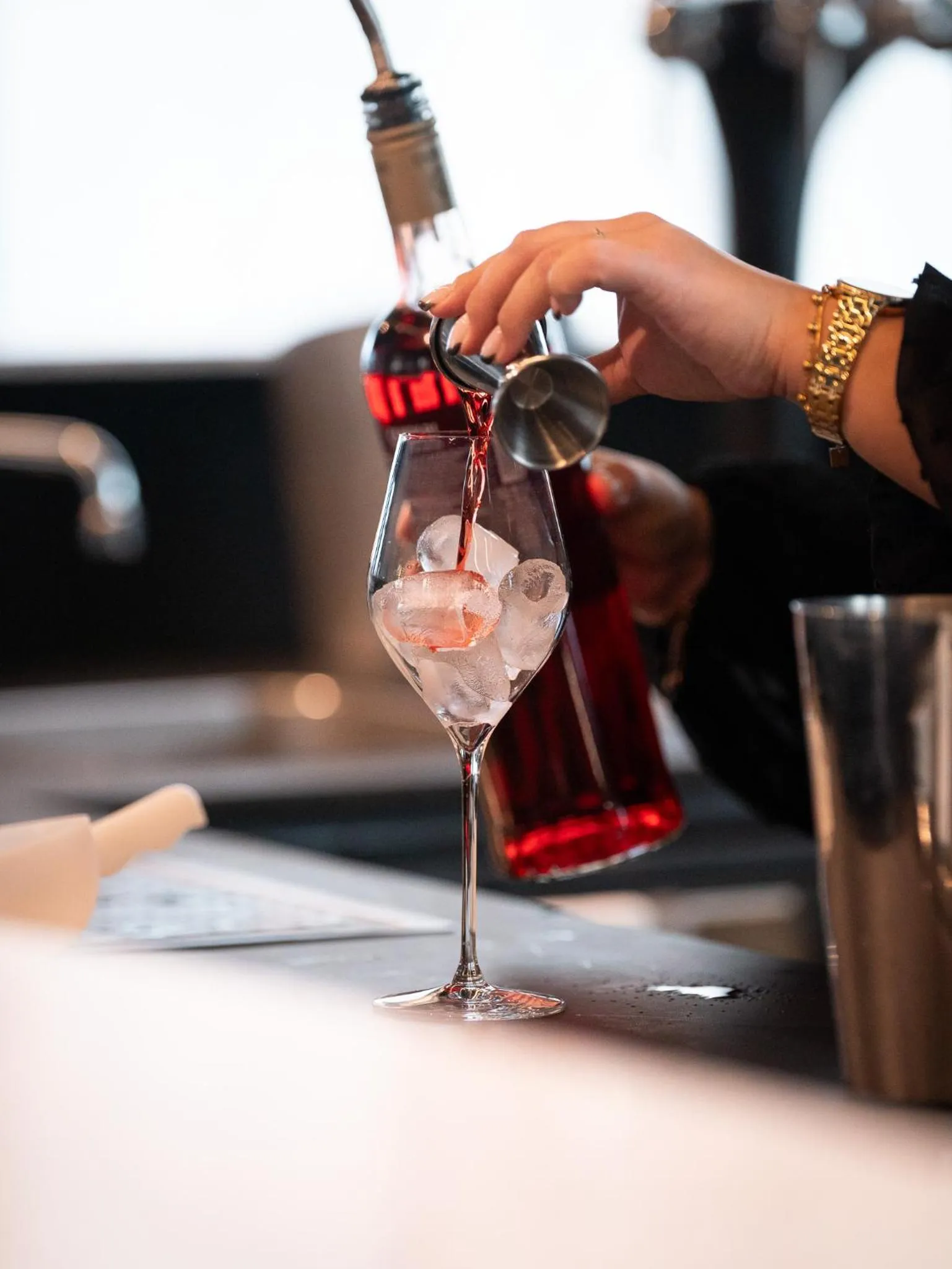 Lounge or bar in Radisson Hotel Reims