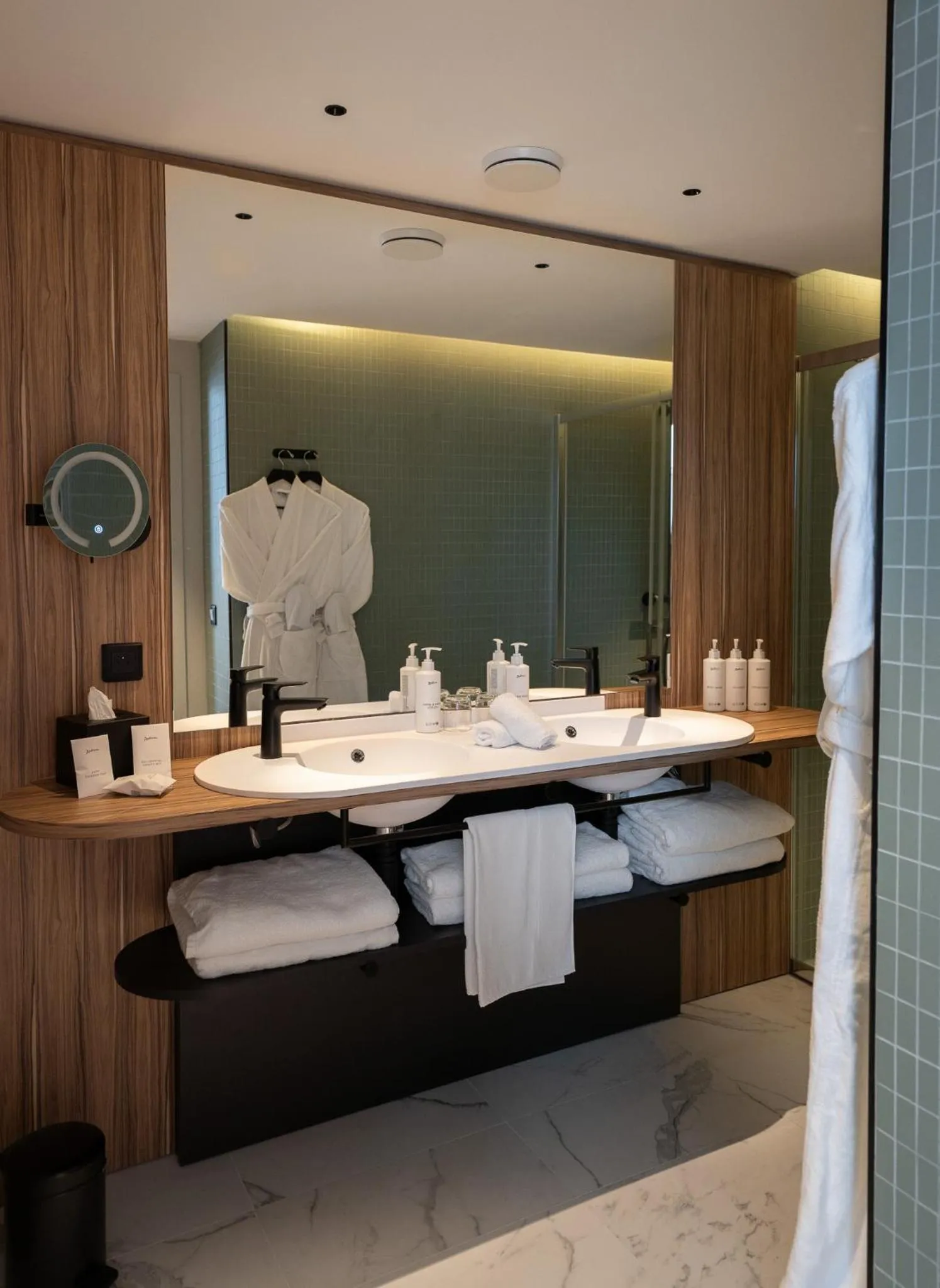 Bathroom in Radisson Hotel Reims