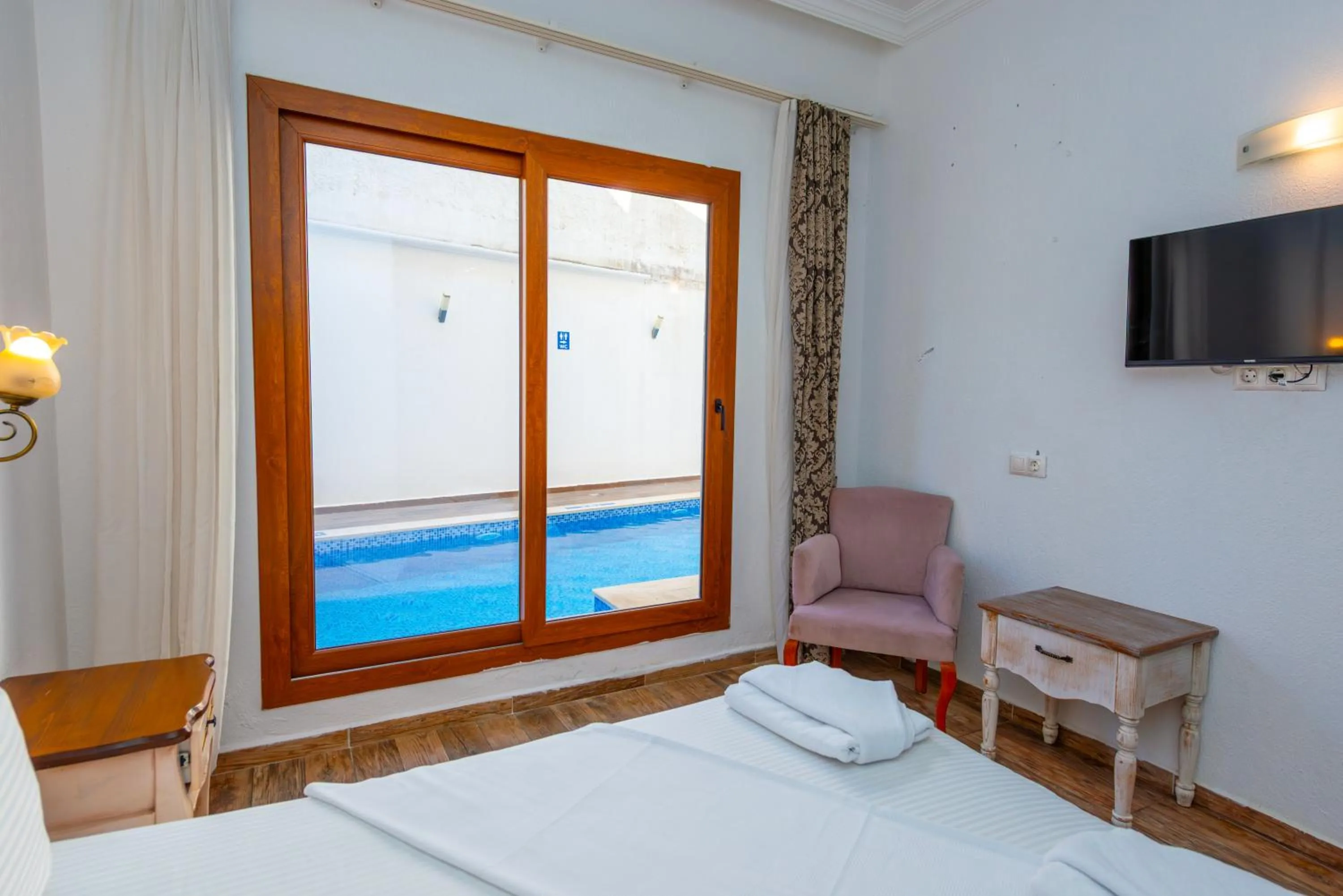 Photo of the whole room, Bed in Cennet Life Hotel