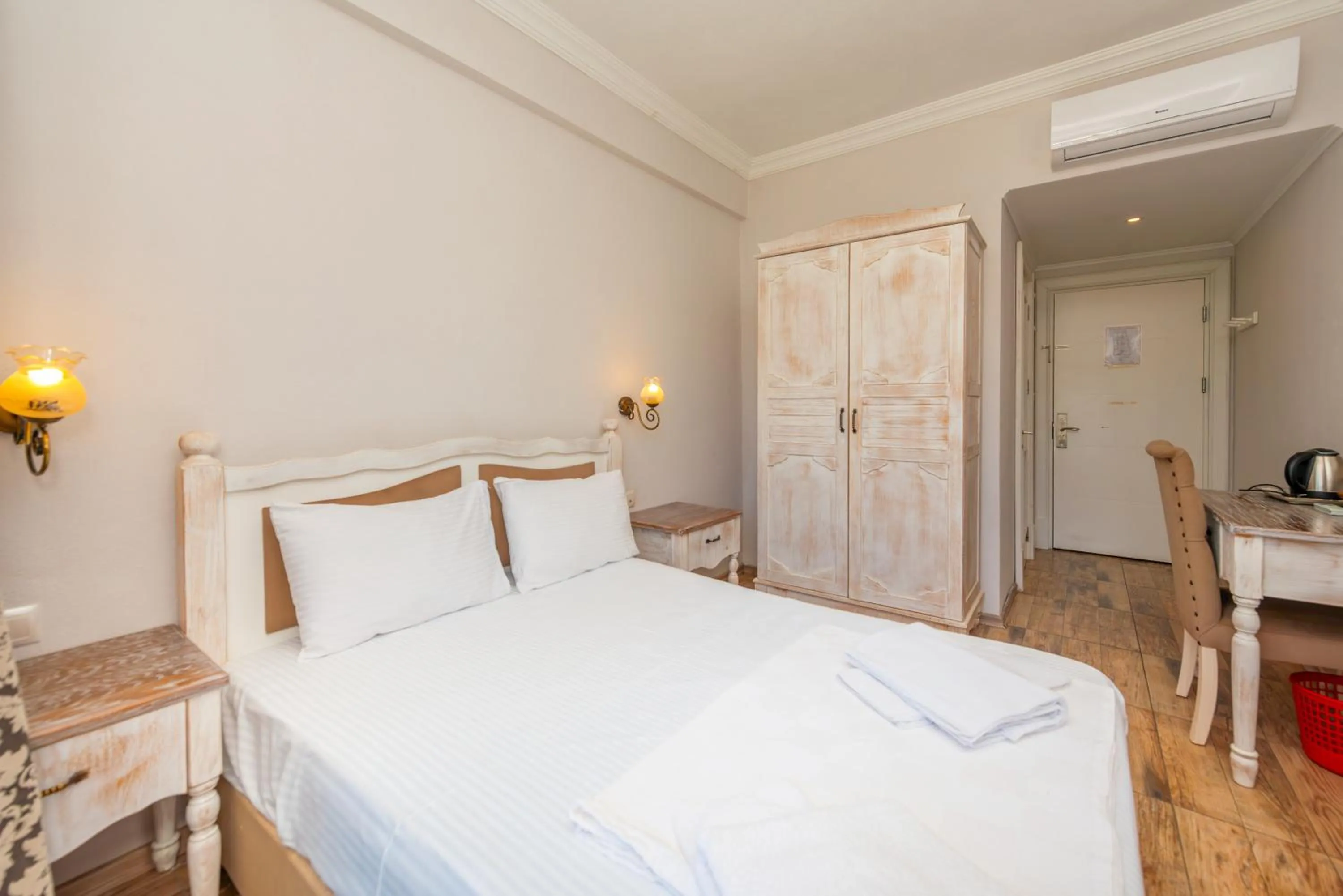 Photo of the whole room, Bed in Cennet Life Hotel