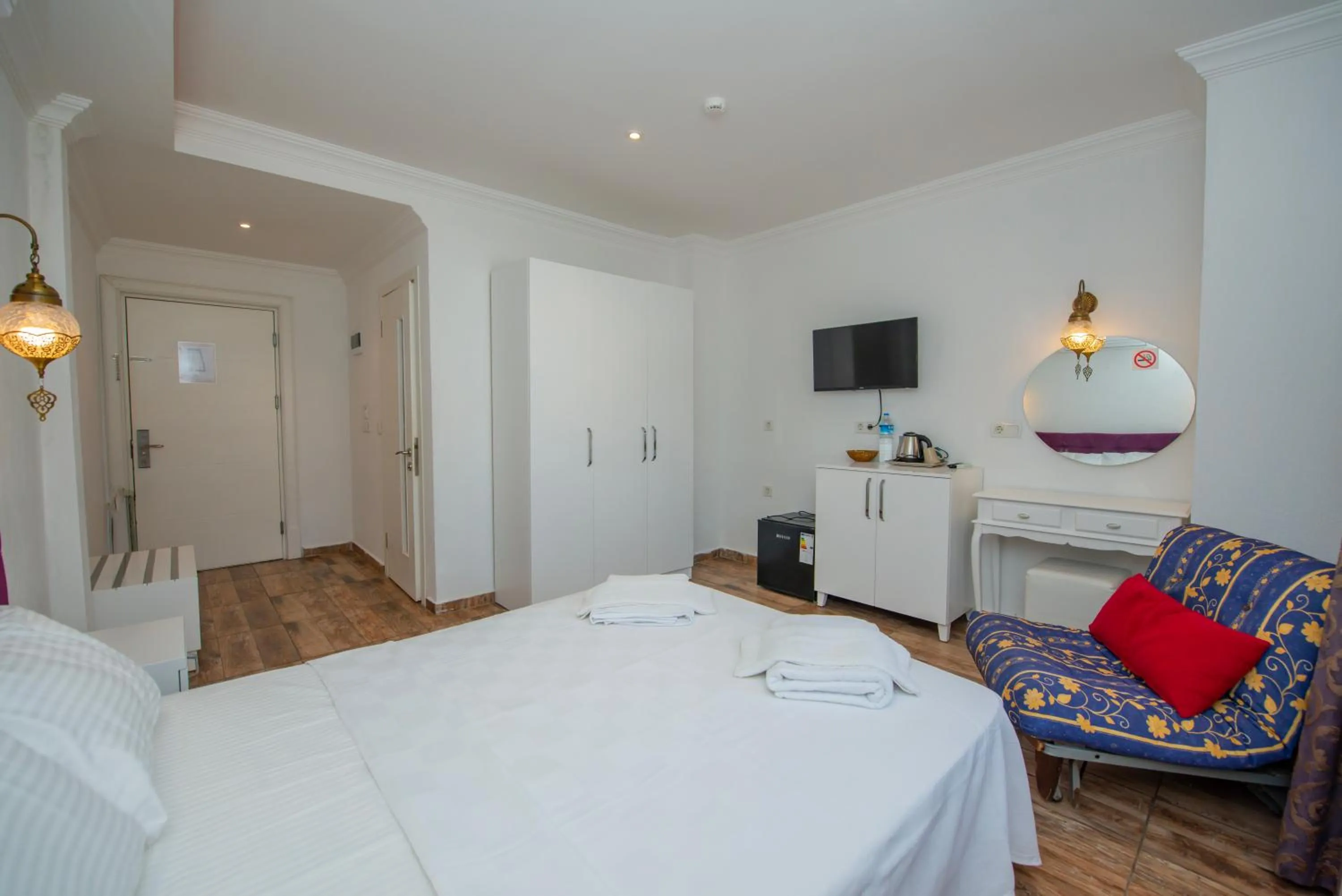 Photo of the whole room, Bed in Cennet Life Hotel