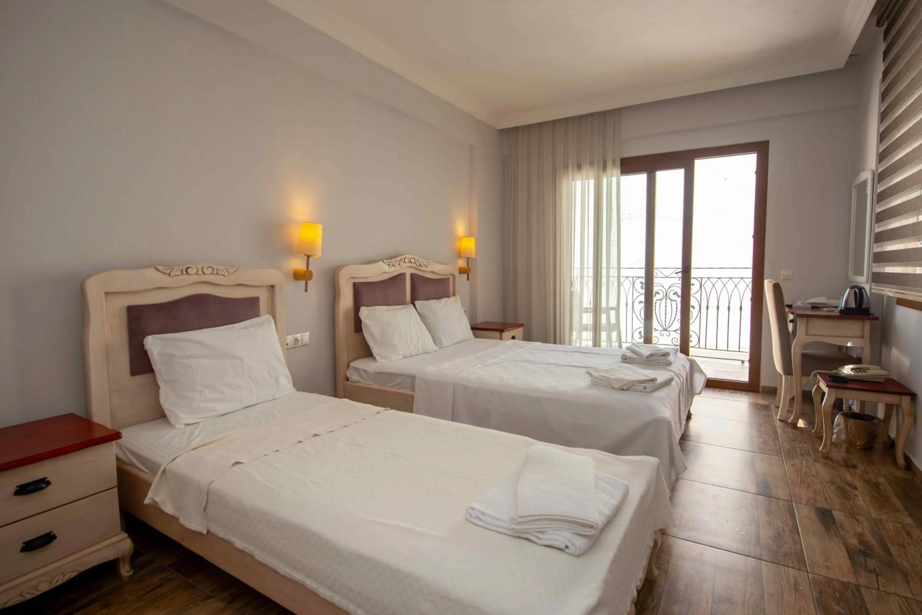 Photo of the whole room, Bed in Cennet Life Hotel