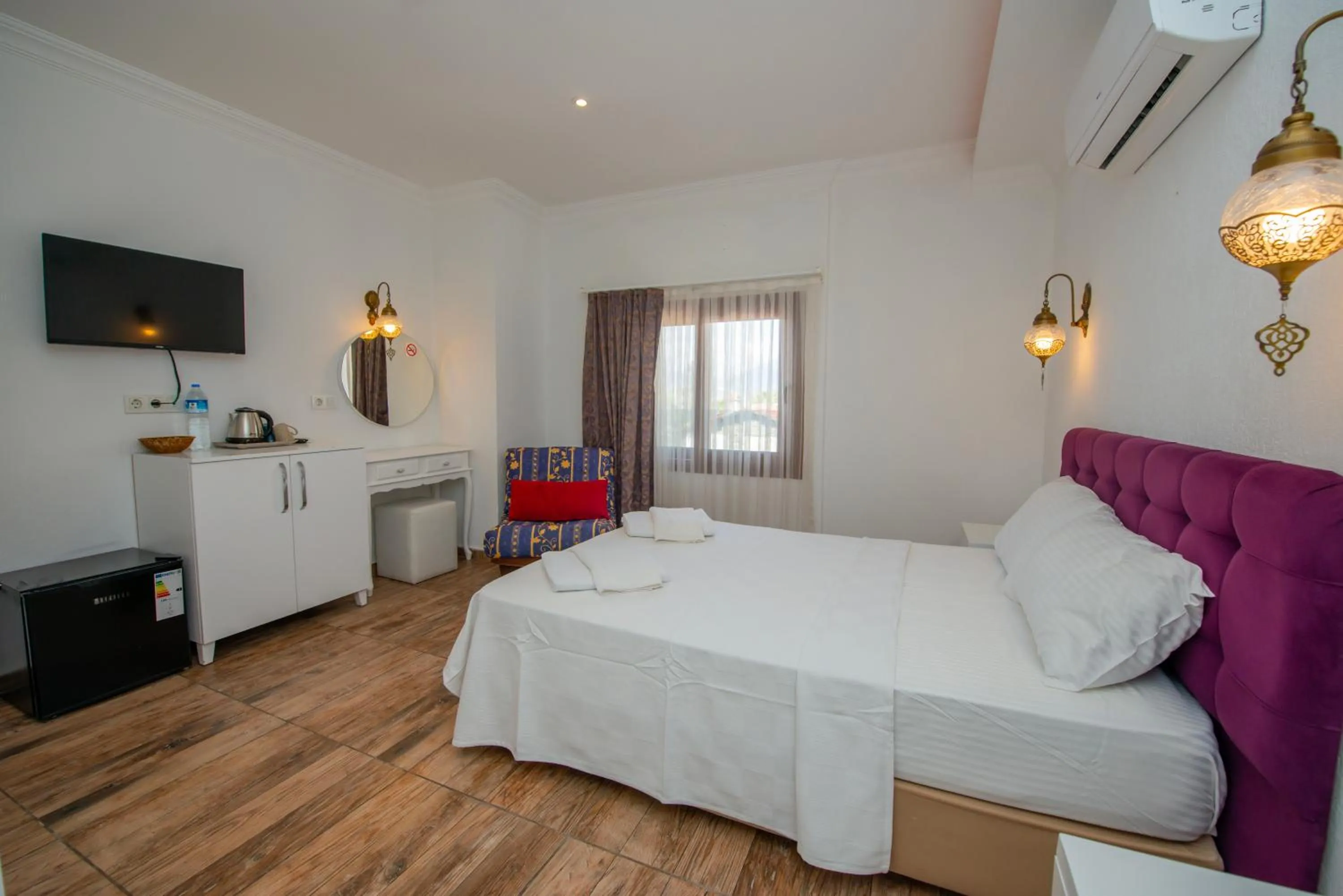 Photo of the whole room, Bed in Cennet Life Hotel