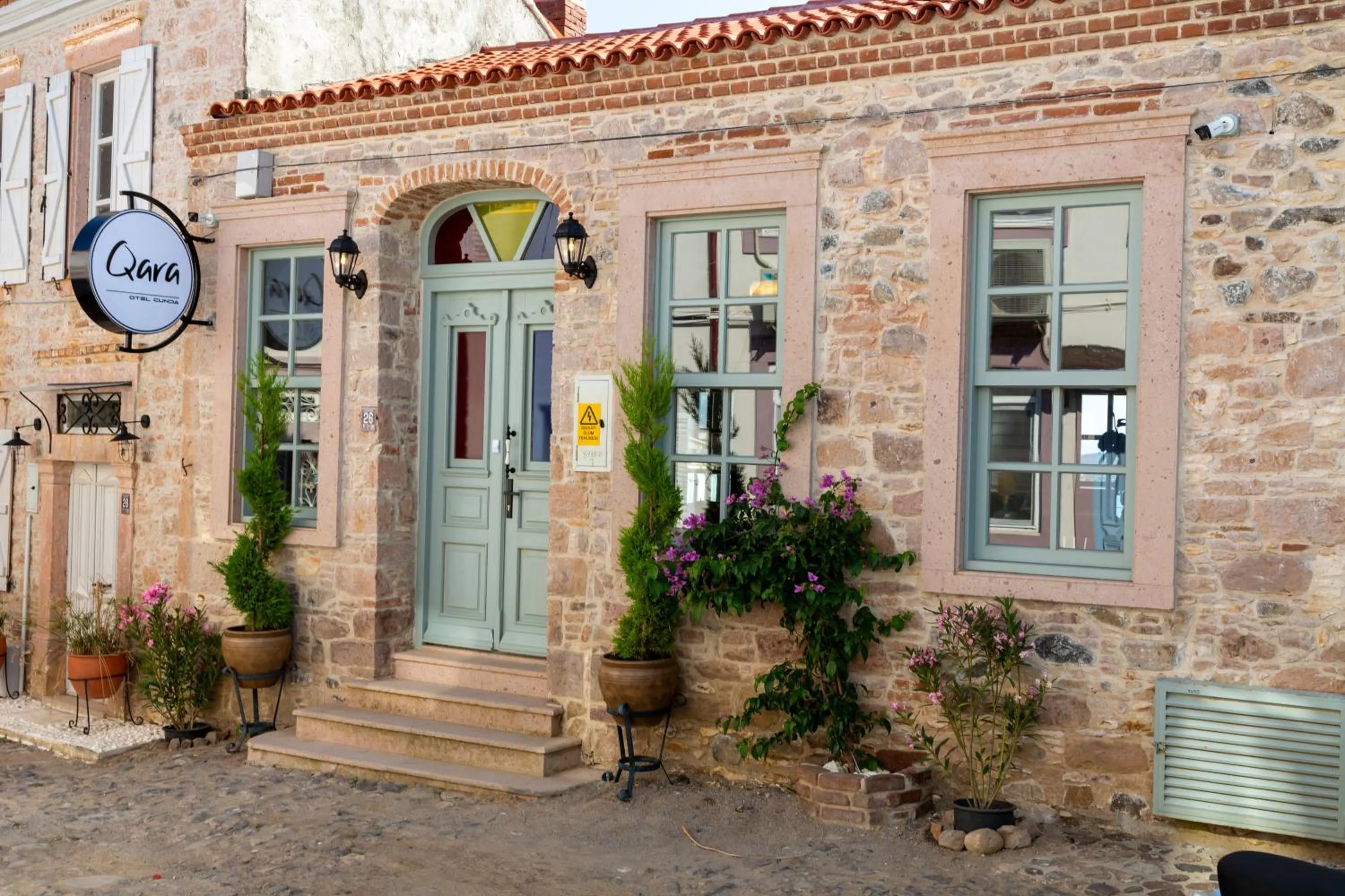 Property building in Qara Otel