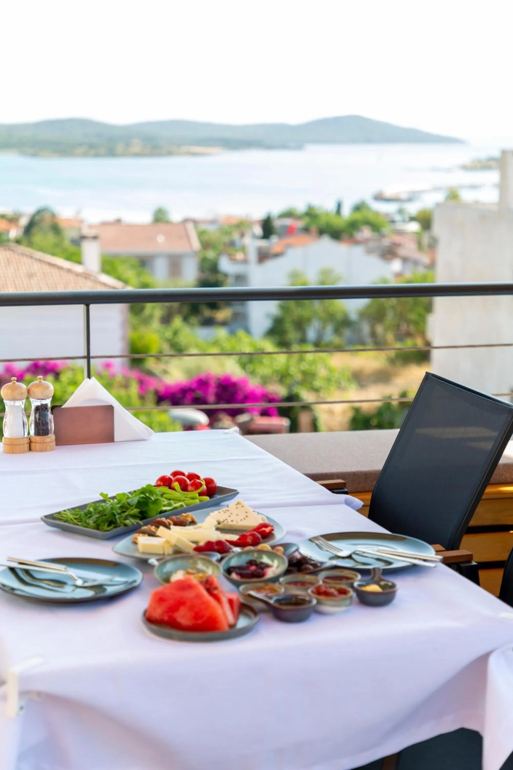 Restaurant/places to eat in Qara Otel