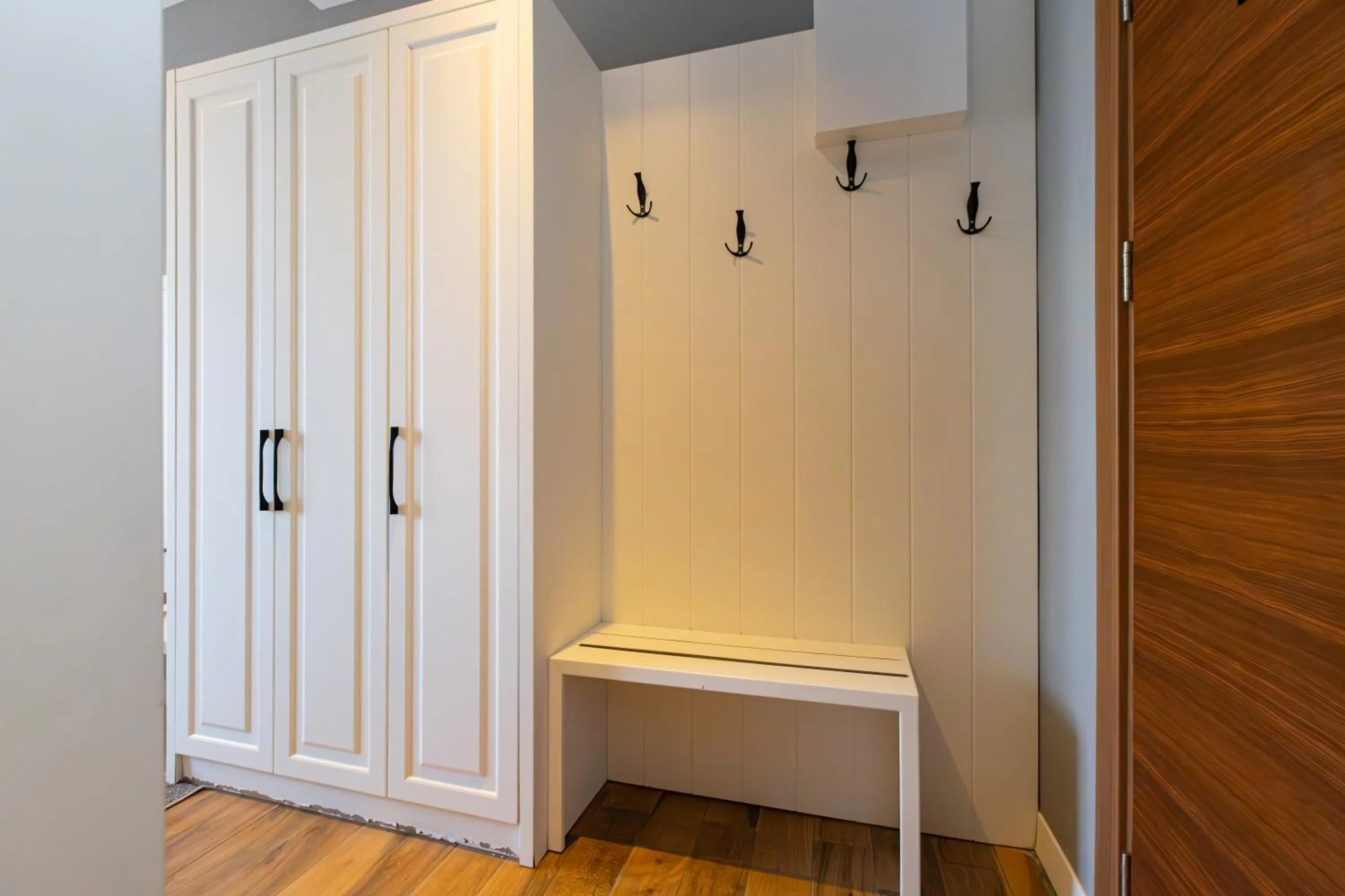 wardrobe in Hipodrom Hotel