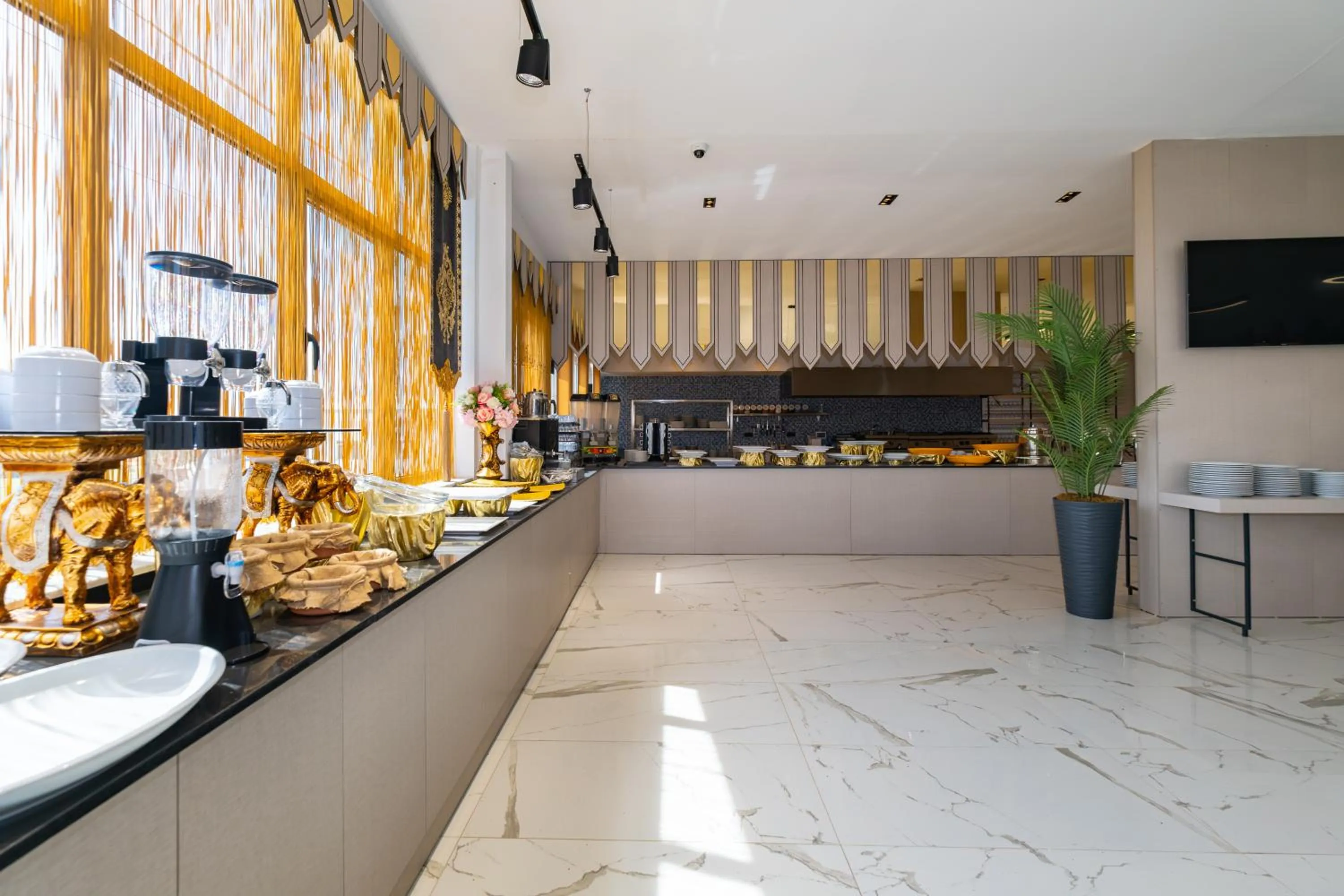 Breakfast in Hipodrom Hotel