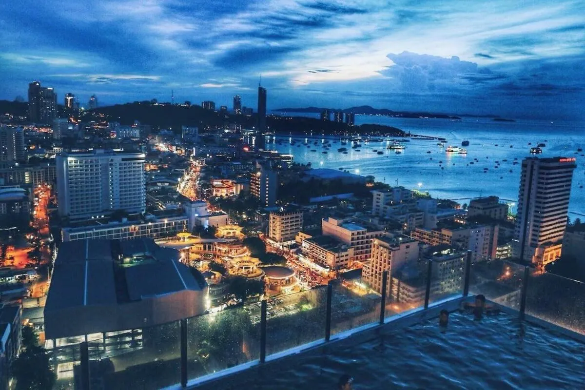 Night in The Base Central Pattaya