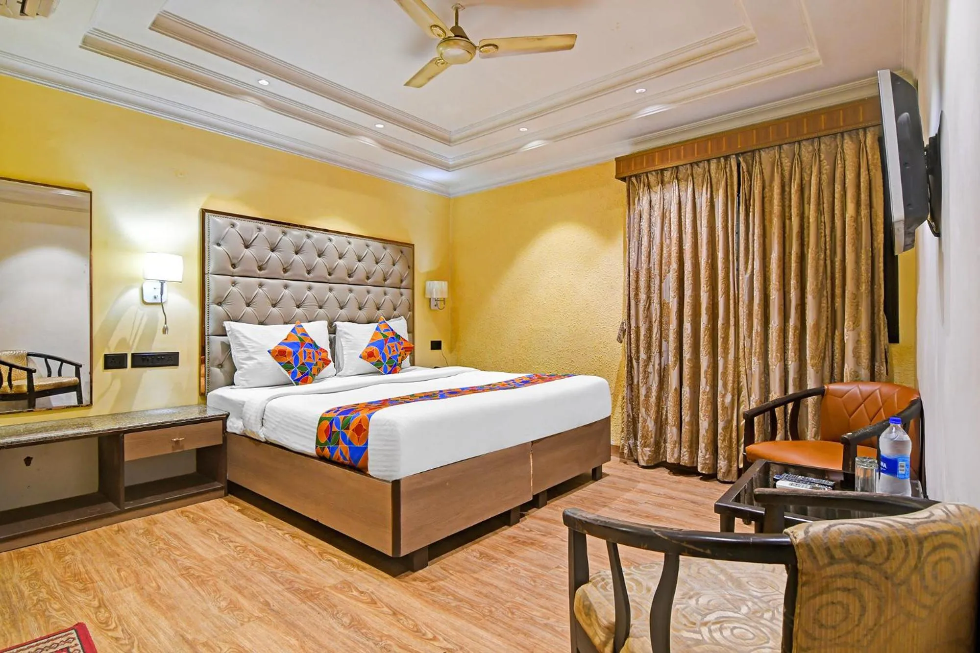 Bed in FabHotel Gulshan International - Nr Peter Cat Park Street