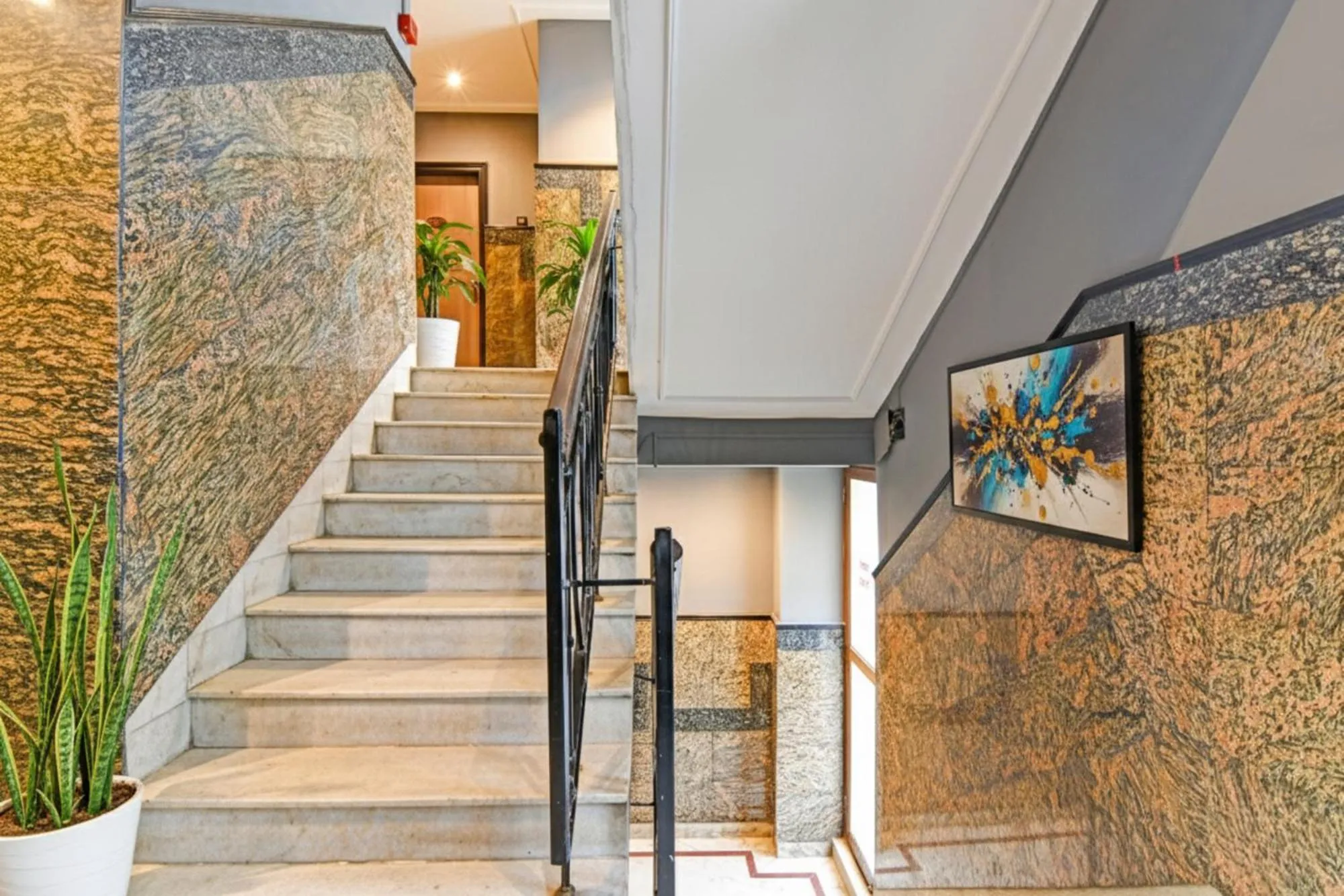 Lobby or reception in FabHotel Gulshan International - Nr Peter Cat Park Street