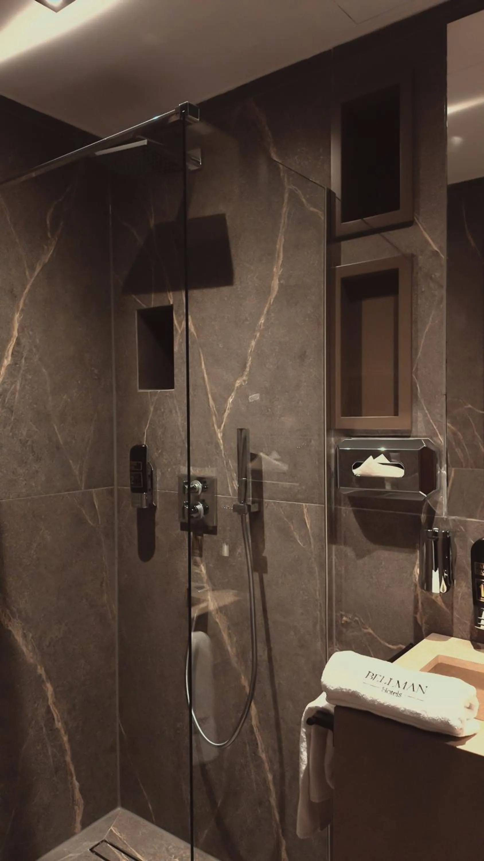 Bathroom in Bellman Hotel