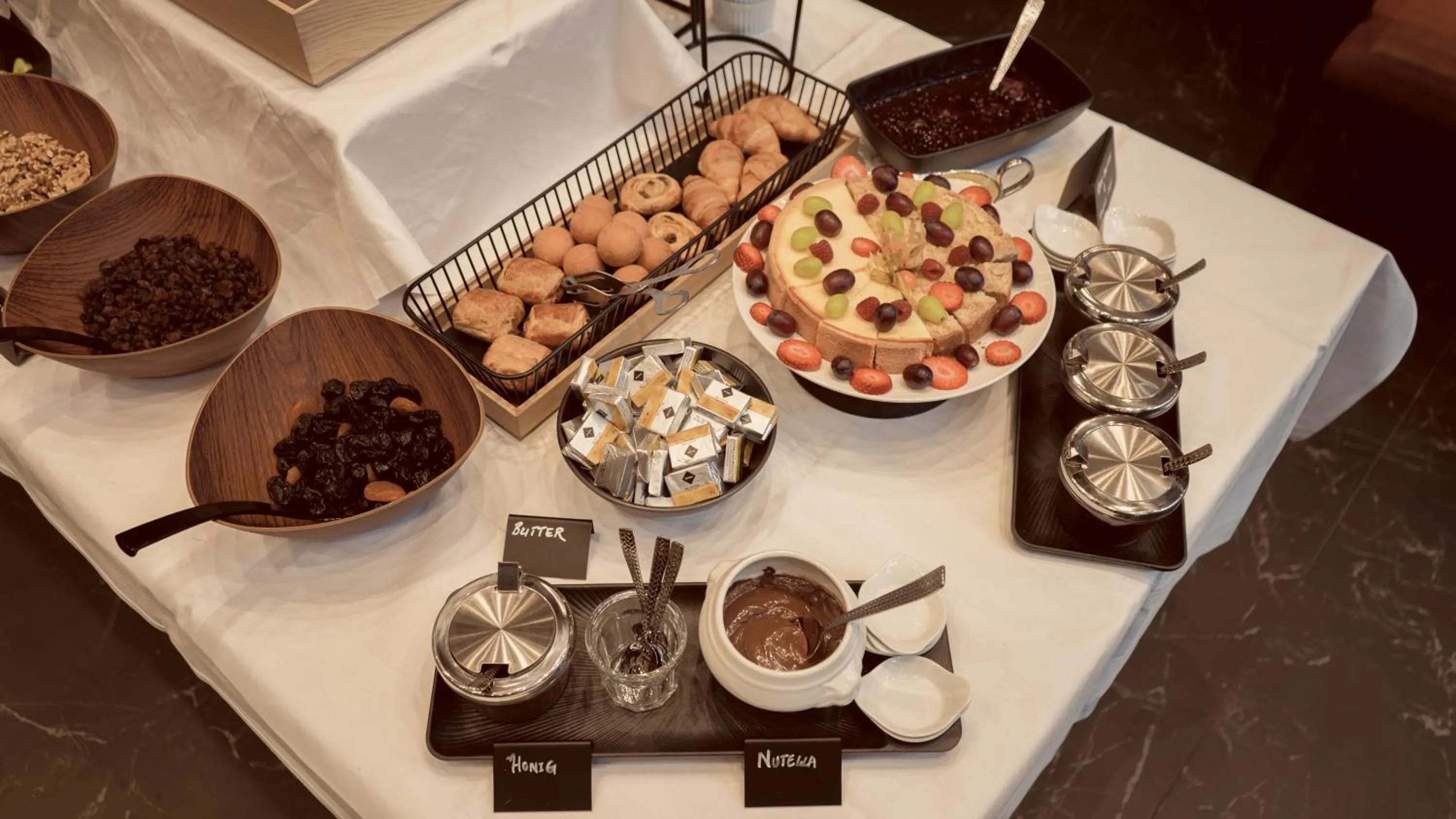 Breakfast in Bellman Hotel