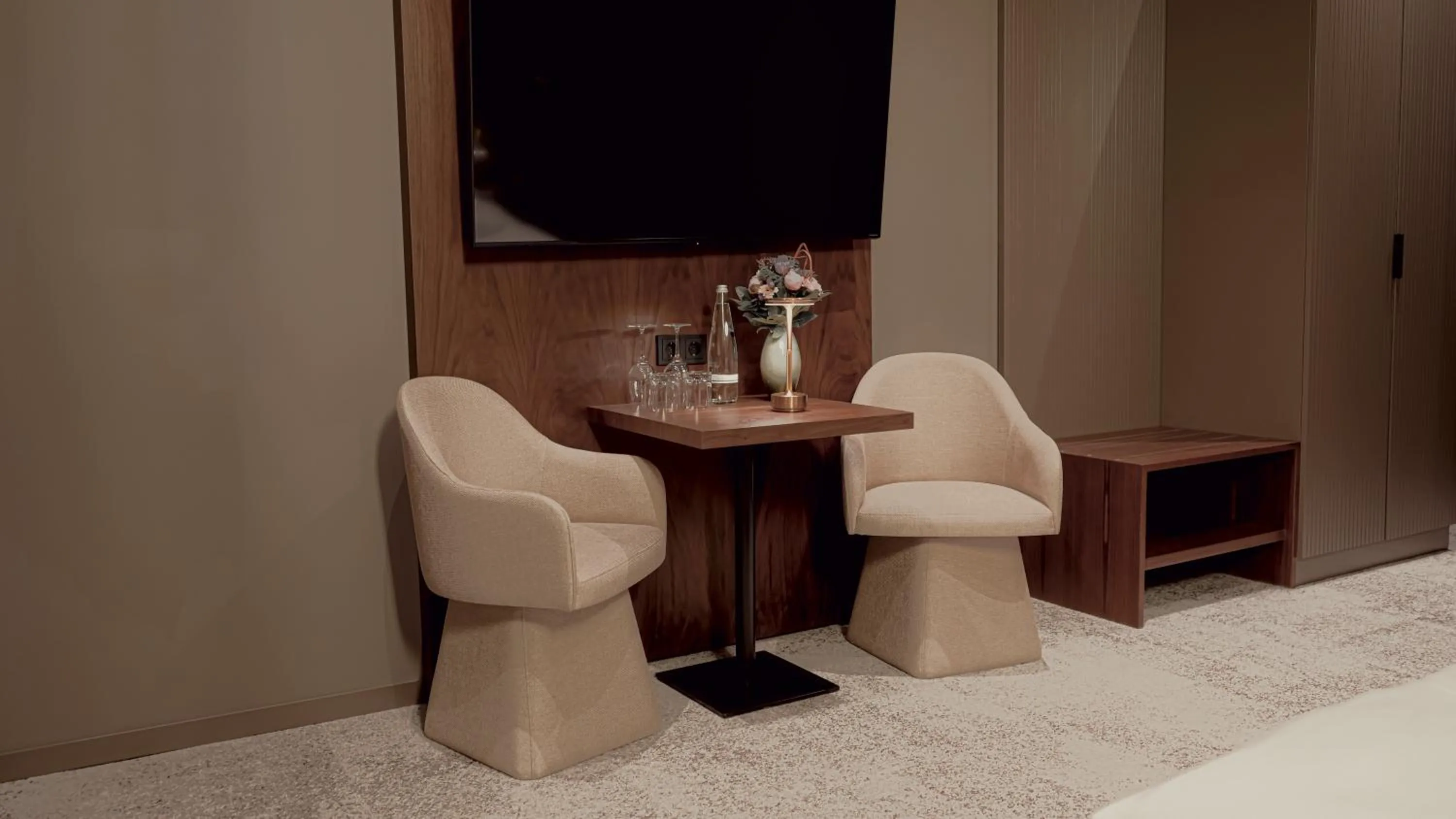 Seating area in Bellman Hotel