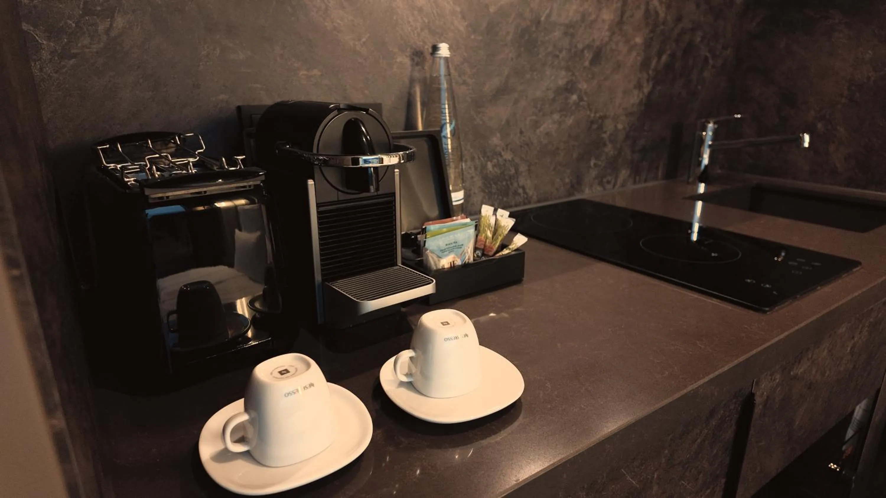 Coffee/tea facilities in Bellman Hotel