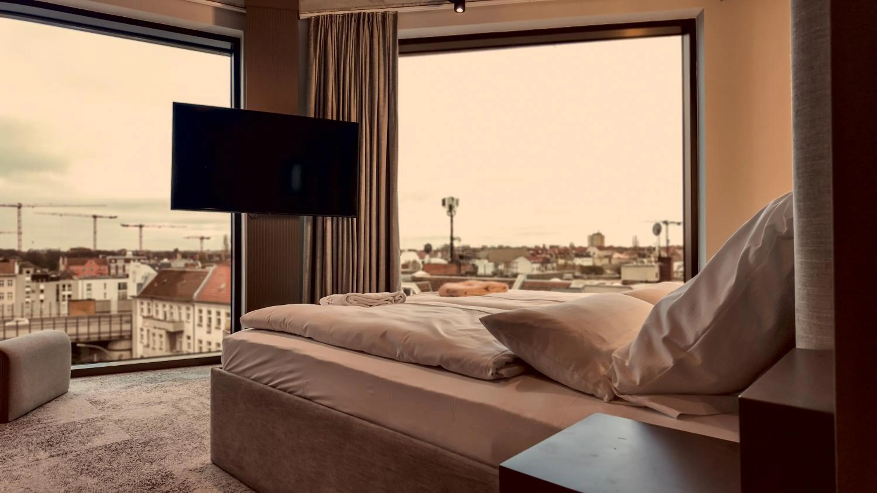 TV and multimedia, Bed in Bellman Hotel