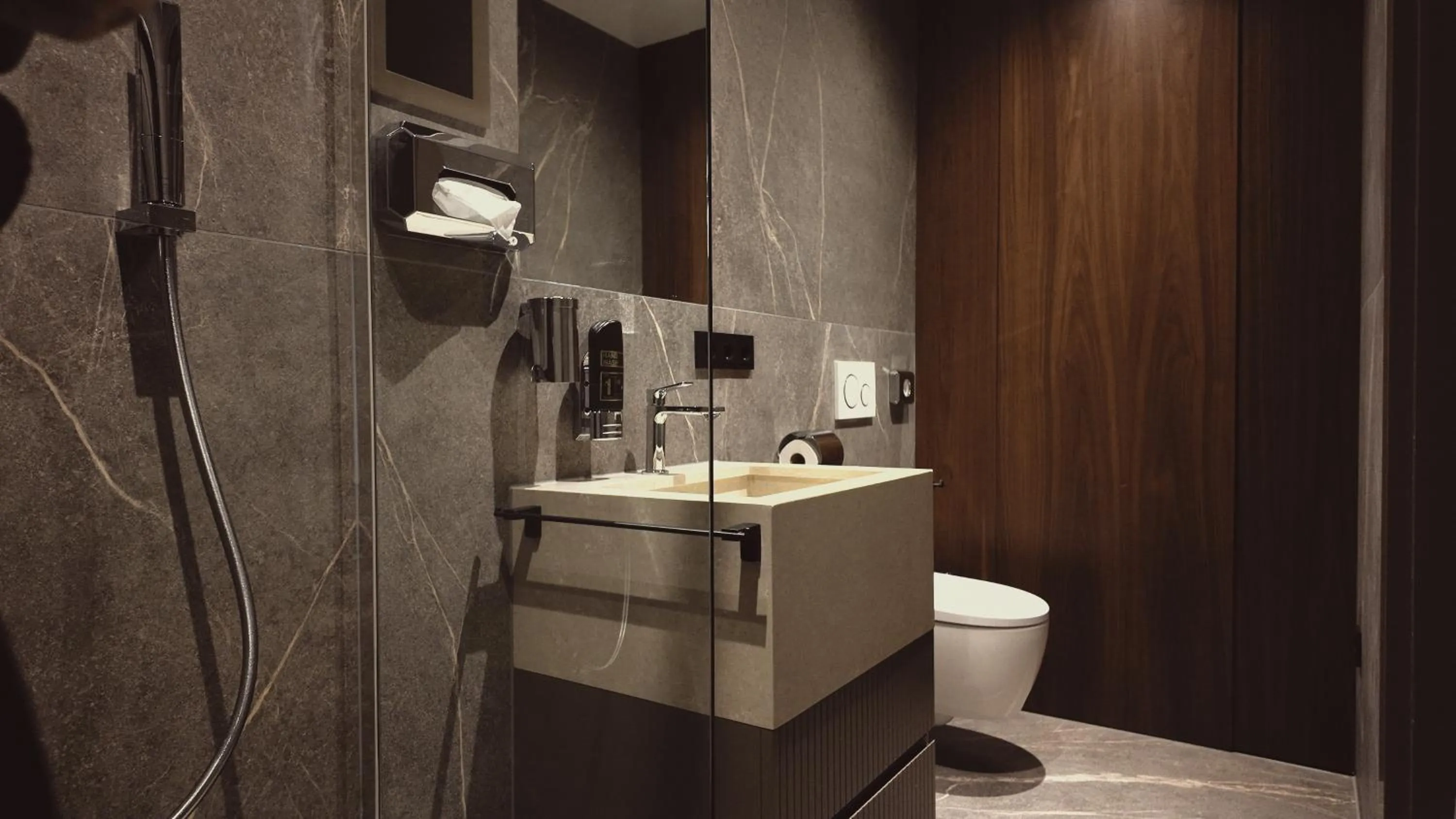 Bathroom in Bellman Hotel