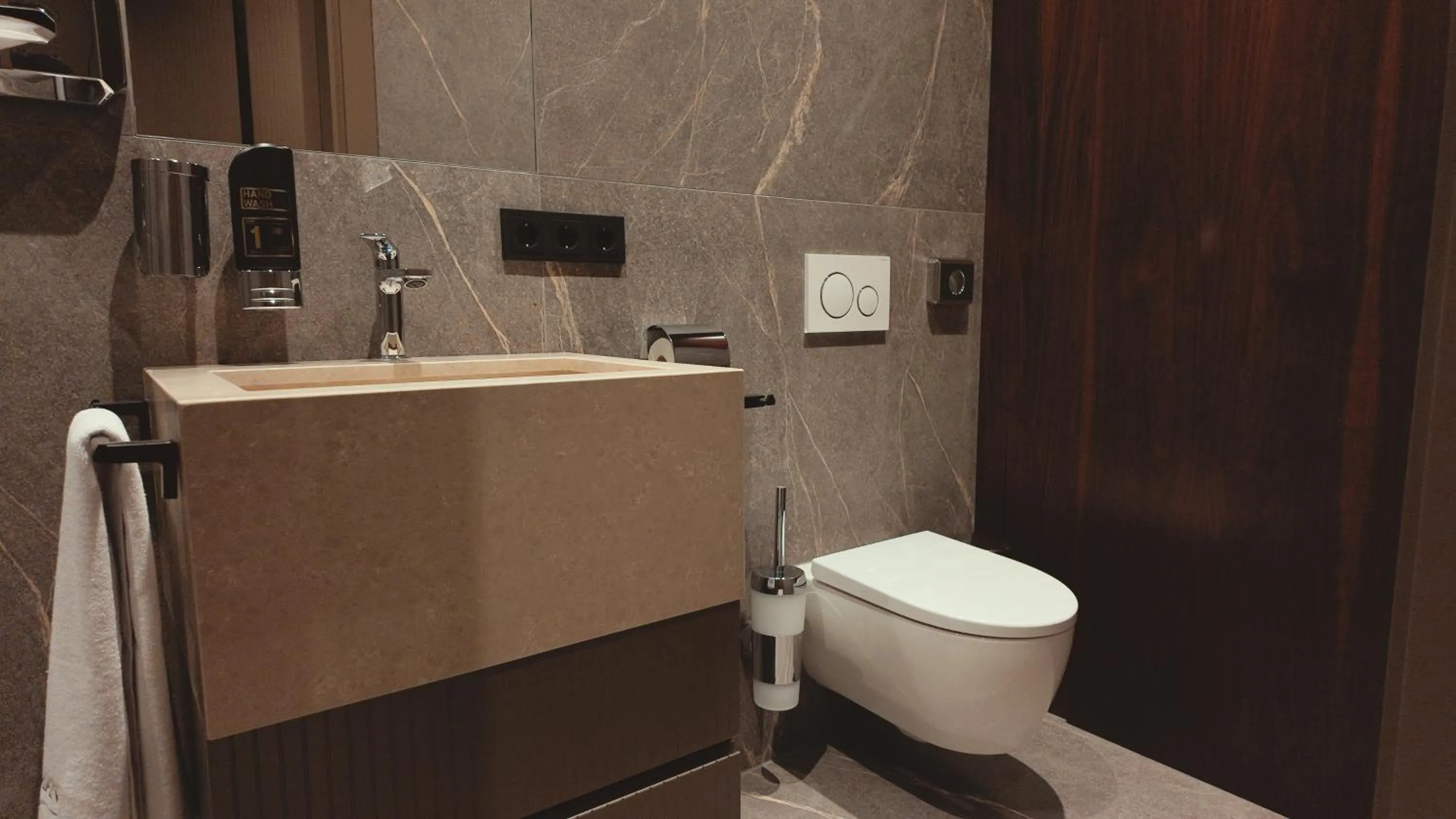 Bathroom in Bellman Hotel