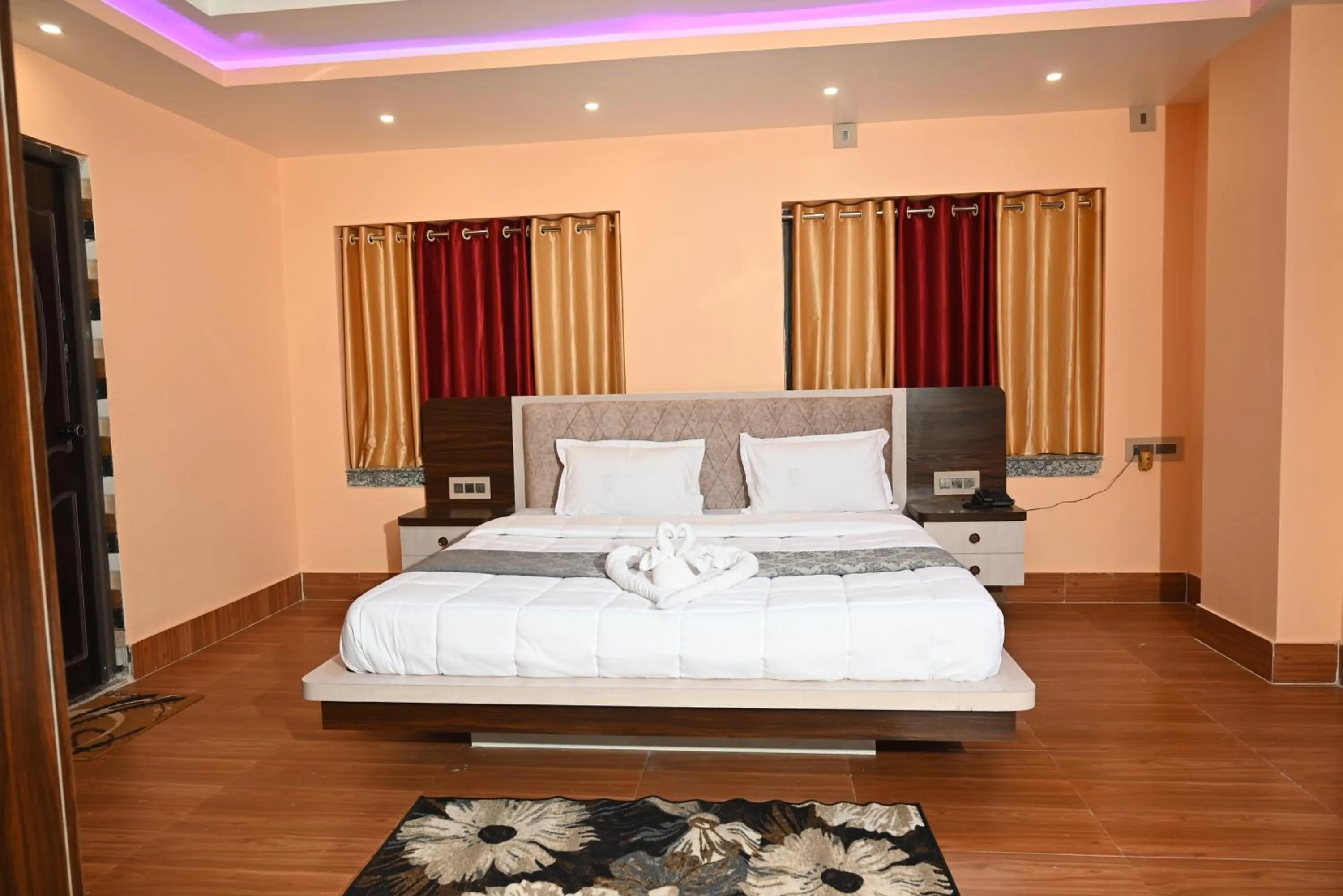 Bedroom, Bed in Hotel Tulusi Inn ! Bolpur, Shantiniketan ! Luxury Feel In Budget