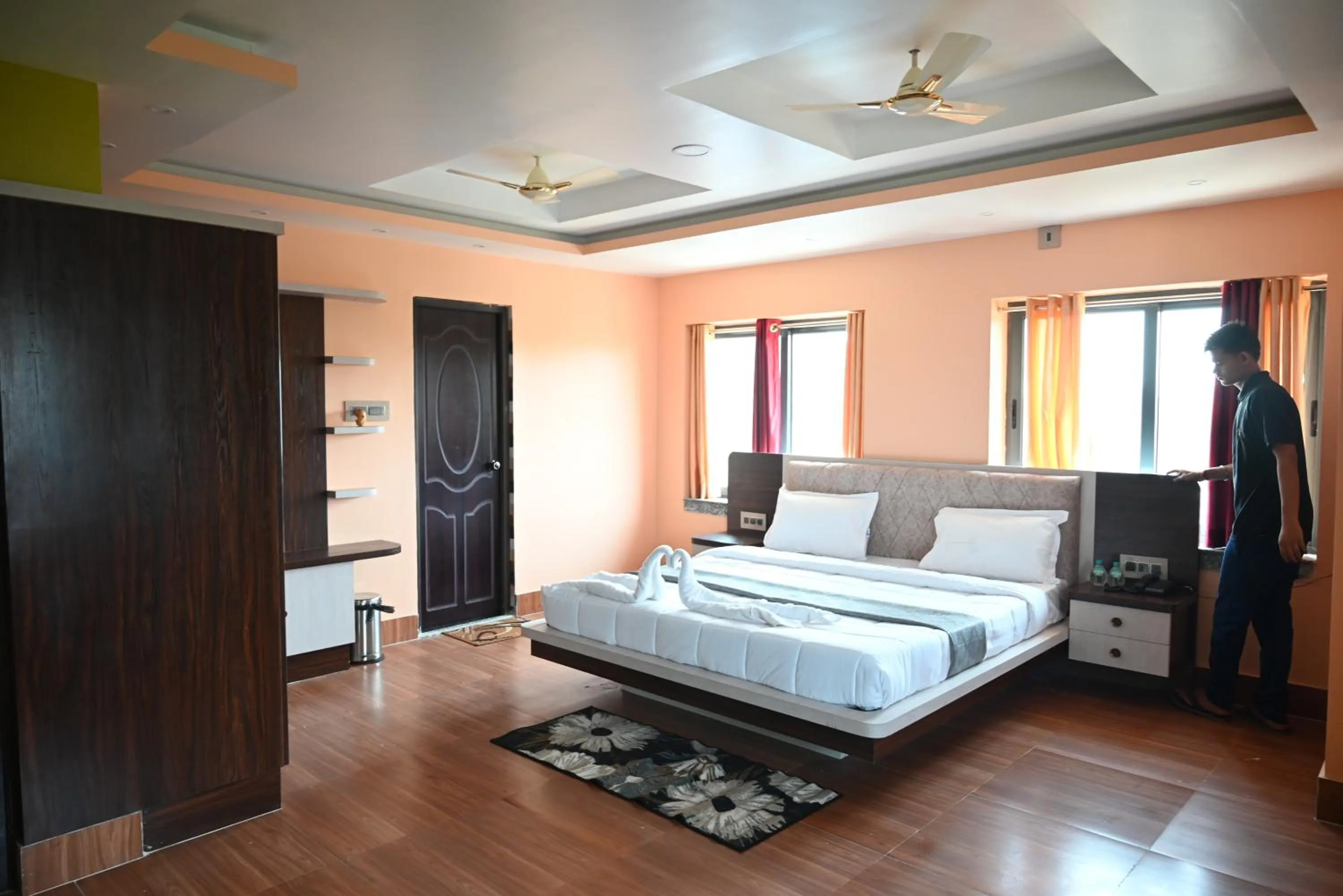 Bedroom, Bed in Hotel Tulusi Inn ! Bolpur, Shantiniketan ! Luxury Feel In Budget