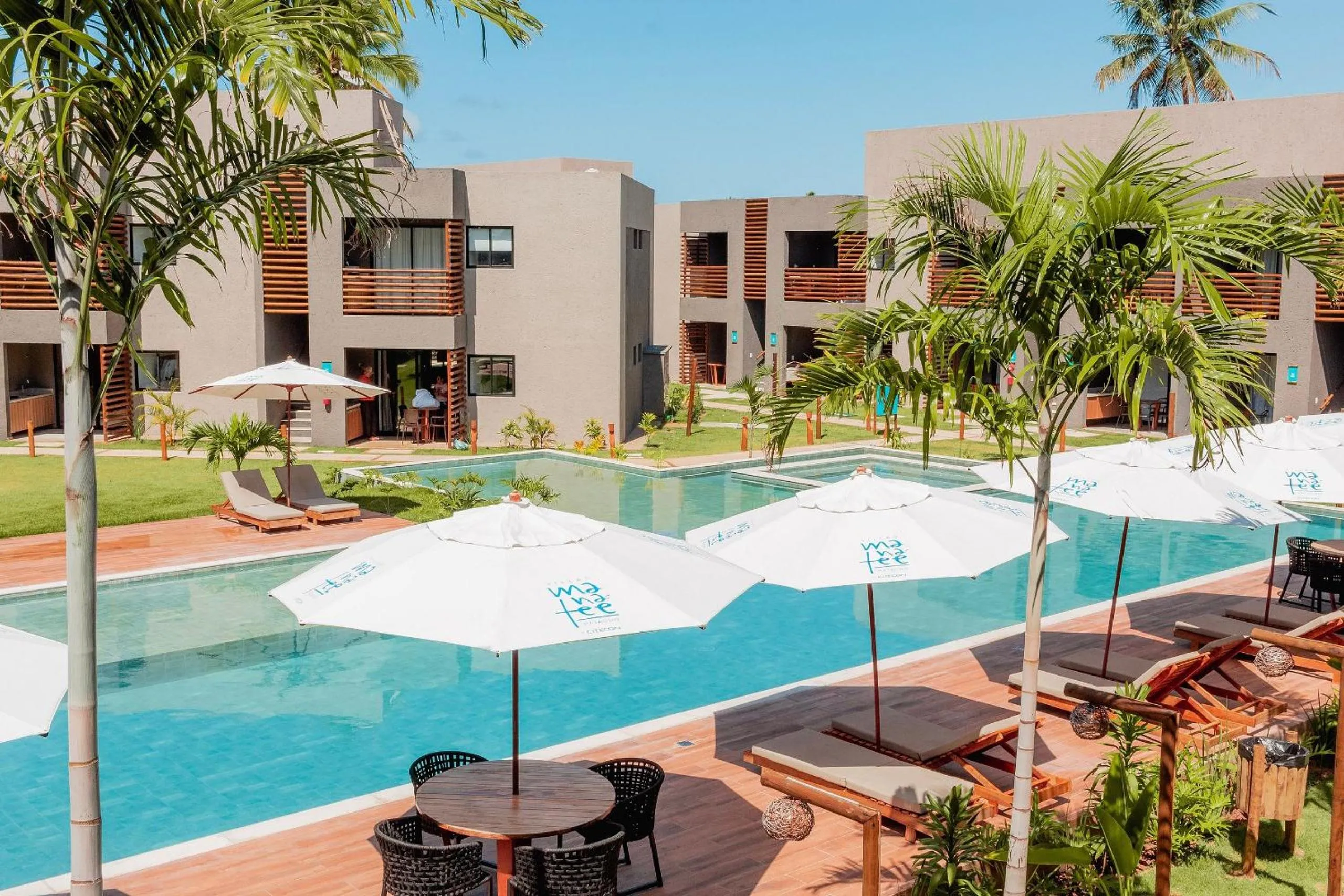 Swimming pool in Villas Manatee Milagres por Quarto à Vista