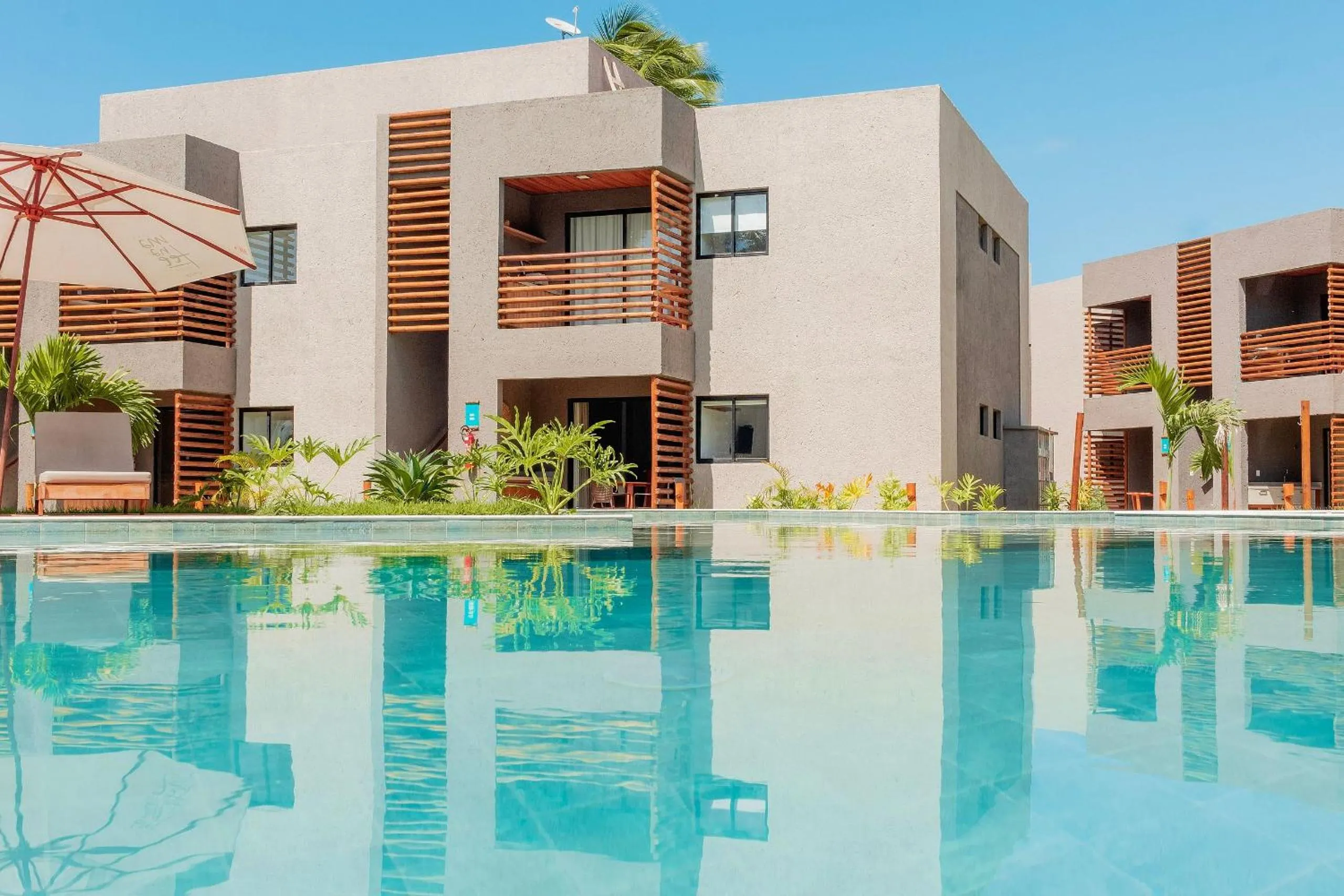 Swimming pool in Villas Manatee Milagres por Quarto à Vista