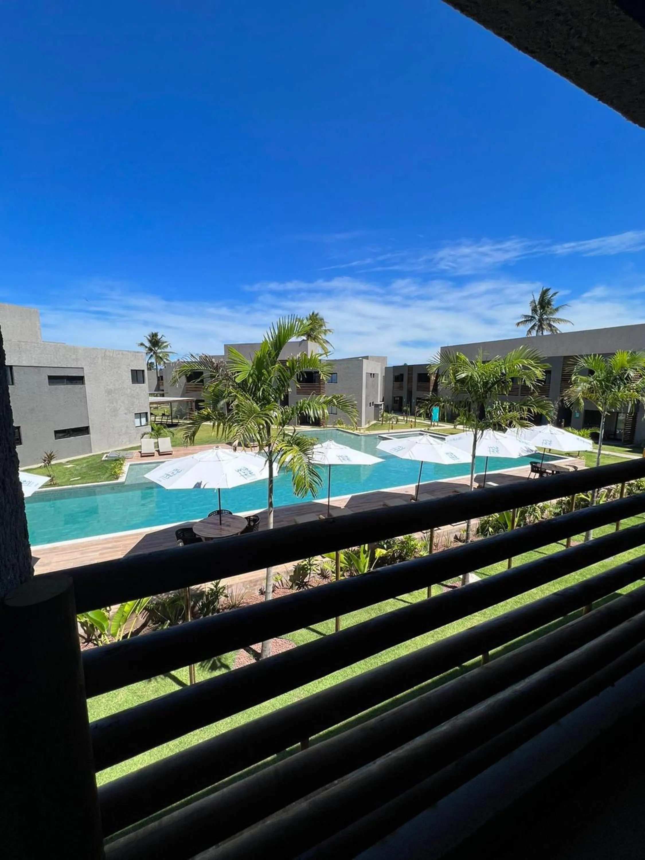 Swimming pool in Villas Manatee Milagres por Quarto à Vista