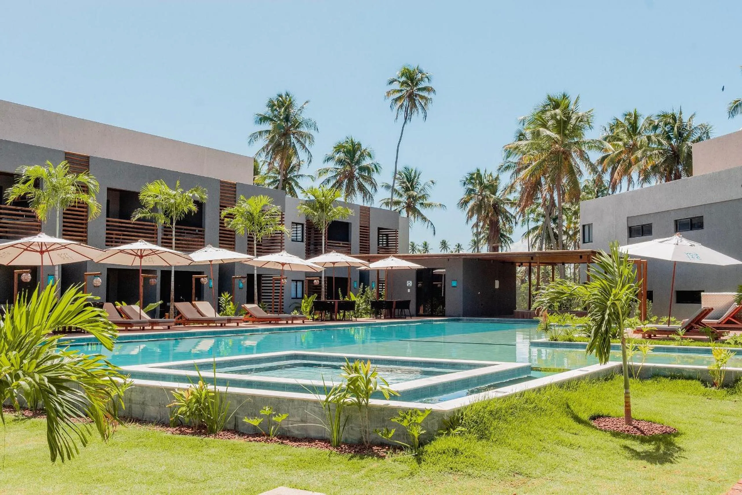 Swimming pool in Villas Manatee Milagres por Quarto à Vista
