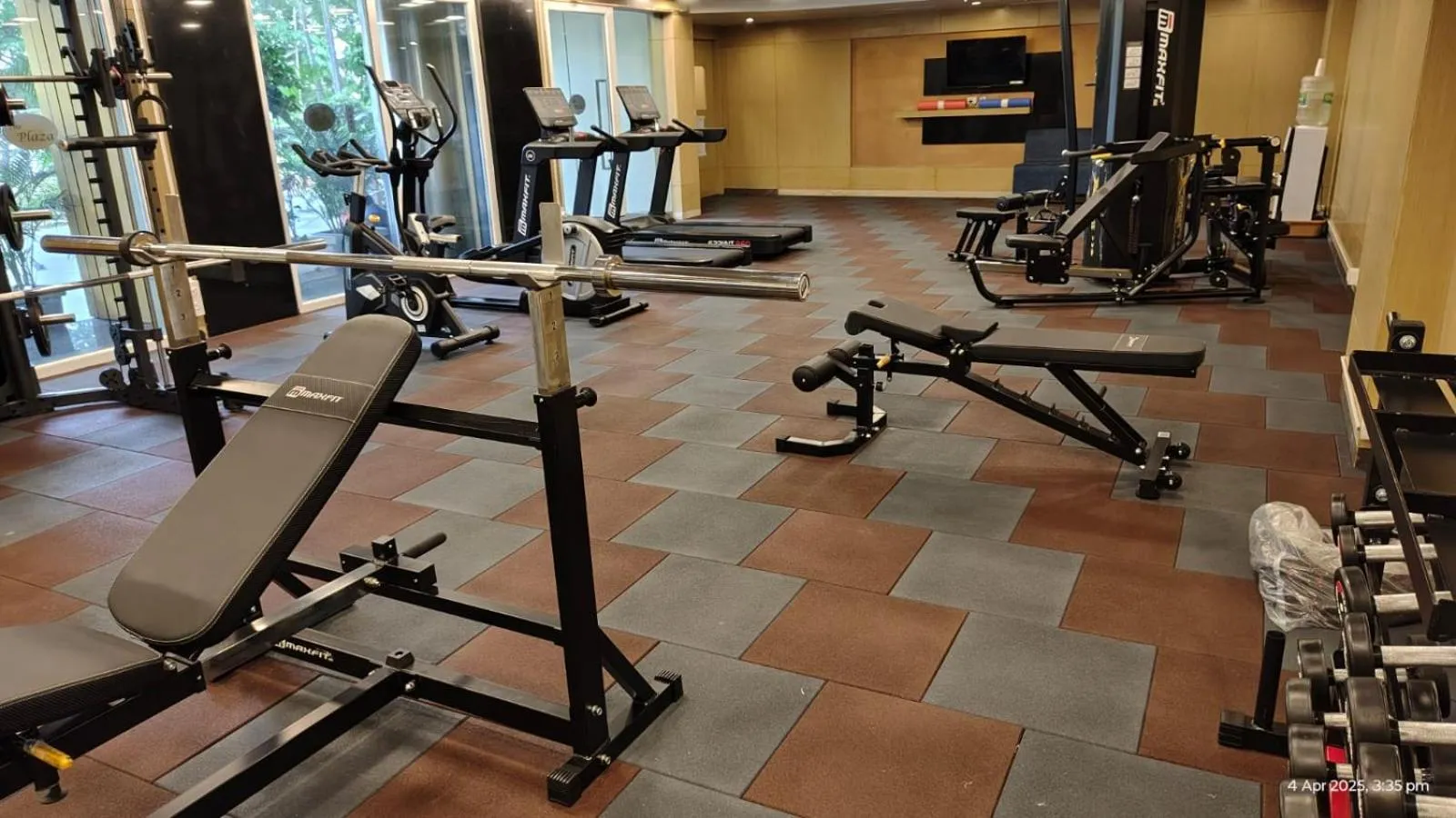 Fitness centre/facilities in Hotel the Plaza