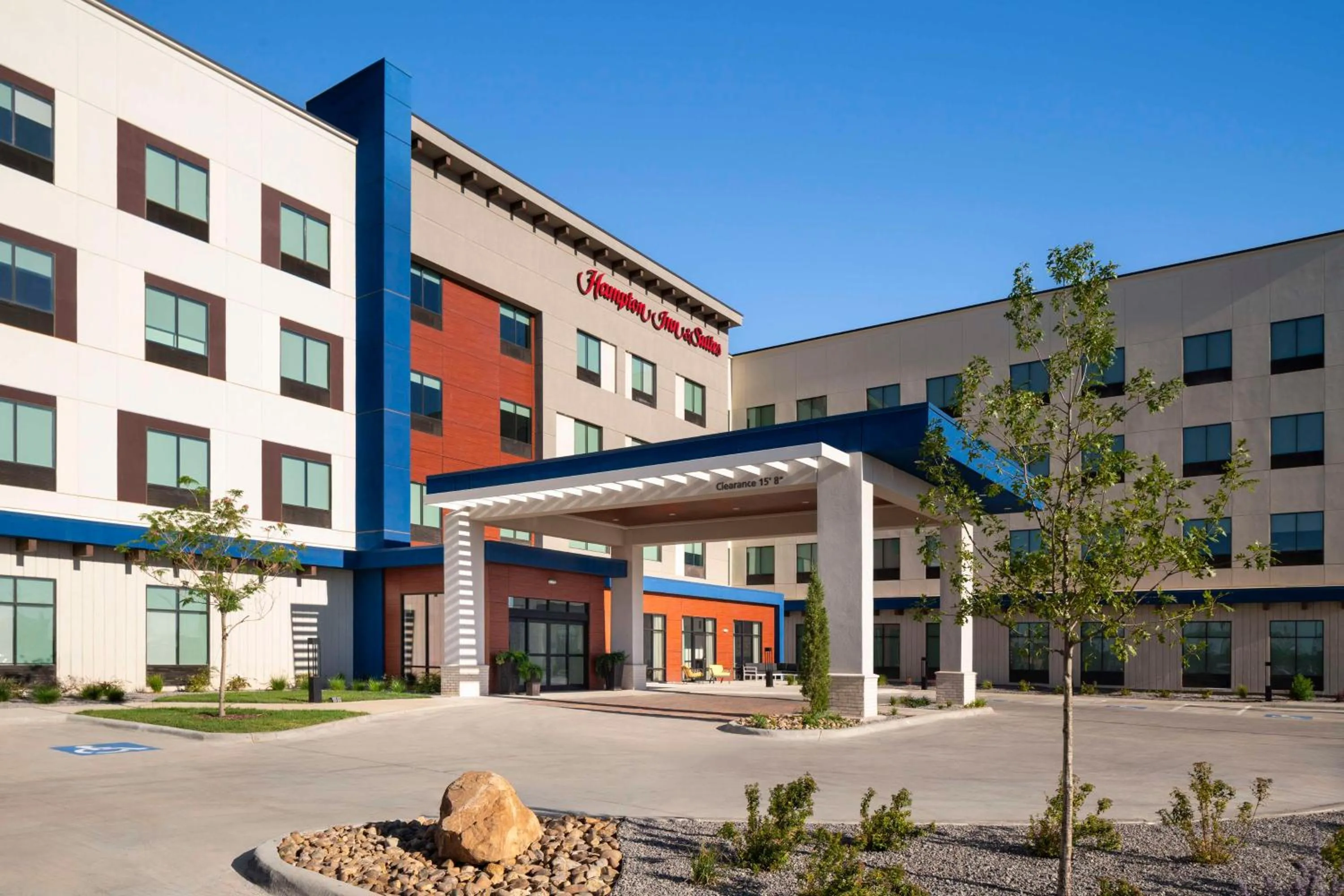 Property building in Hampton Inn & Suites Amarillo West