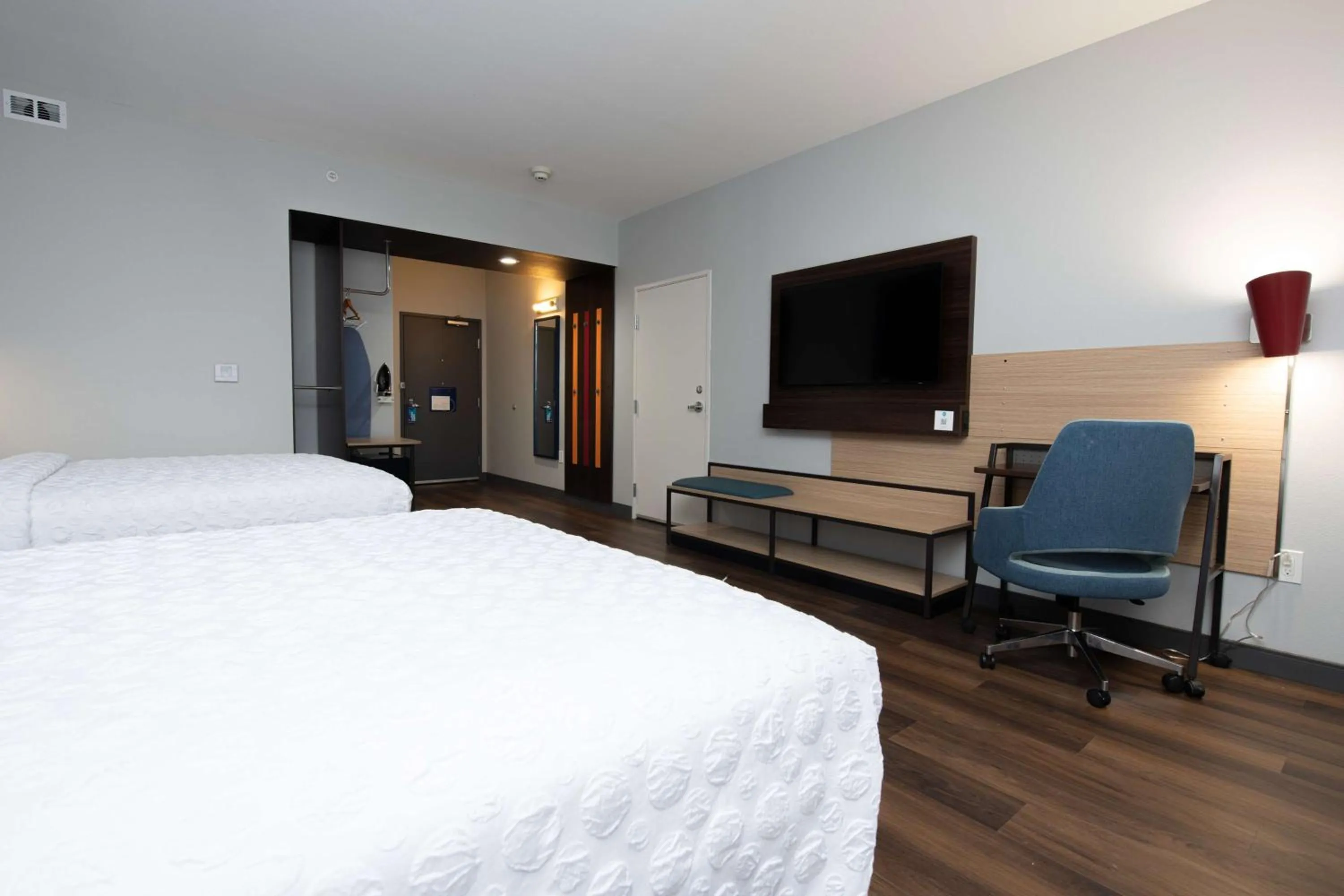 Bedroom, Bed in Tru By Hilton Lewisville Vista Ridge Mall