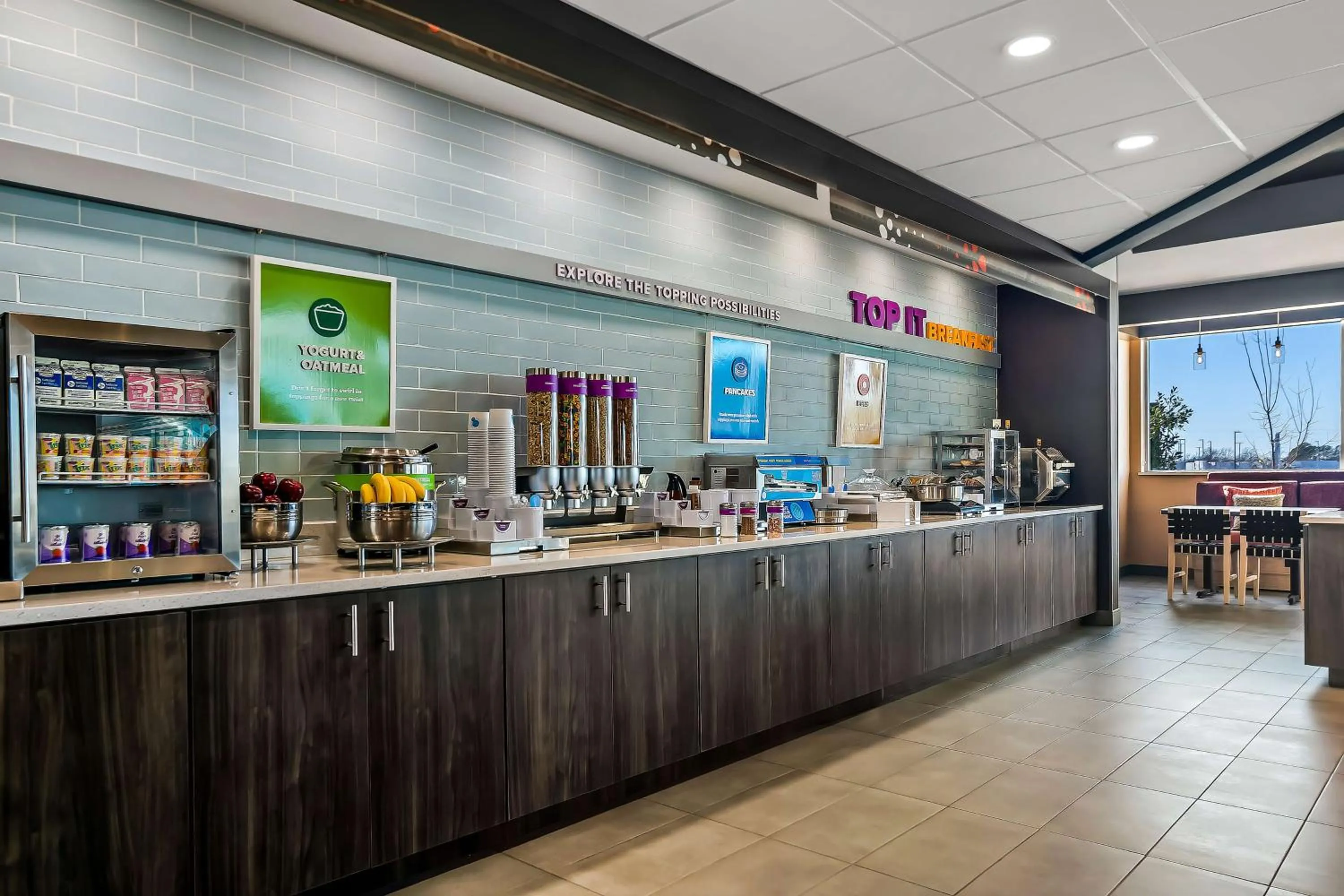 Breakfast in Tru By Hilton Rogers Bentonville