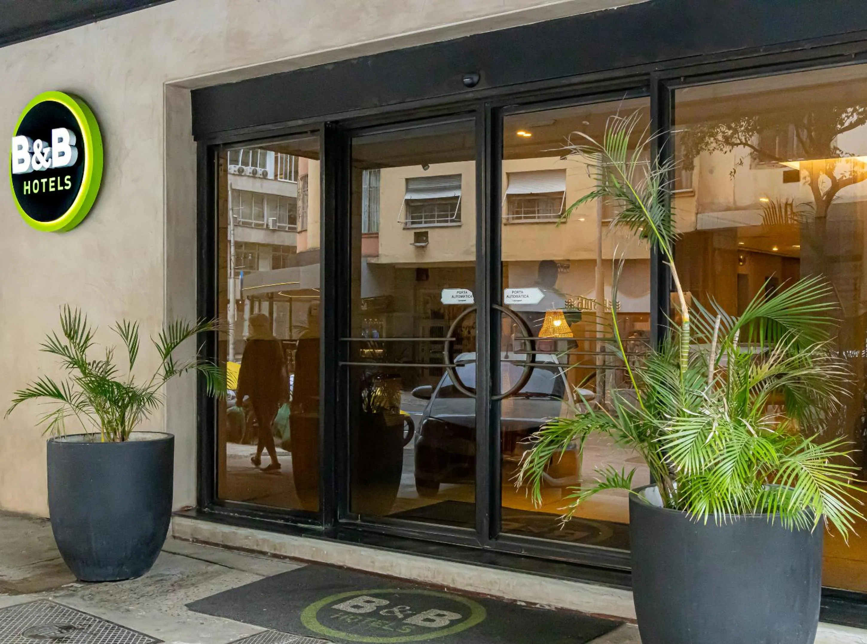 Facade/entrance in B&B HOTEL Rio Copacabana Posto 5