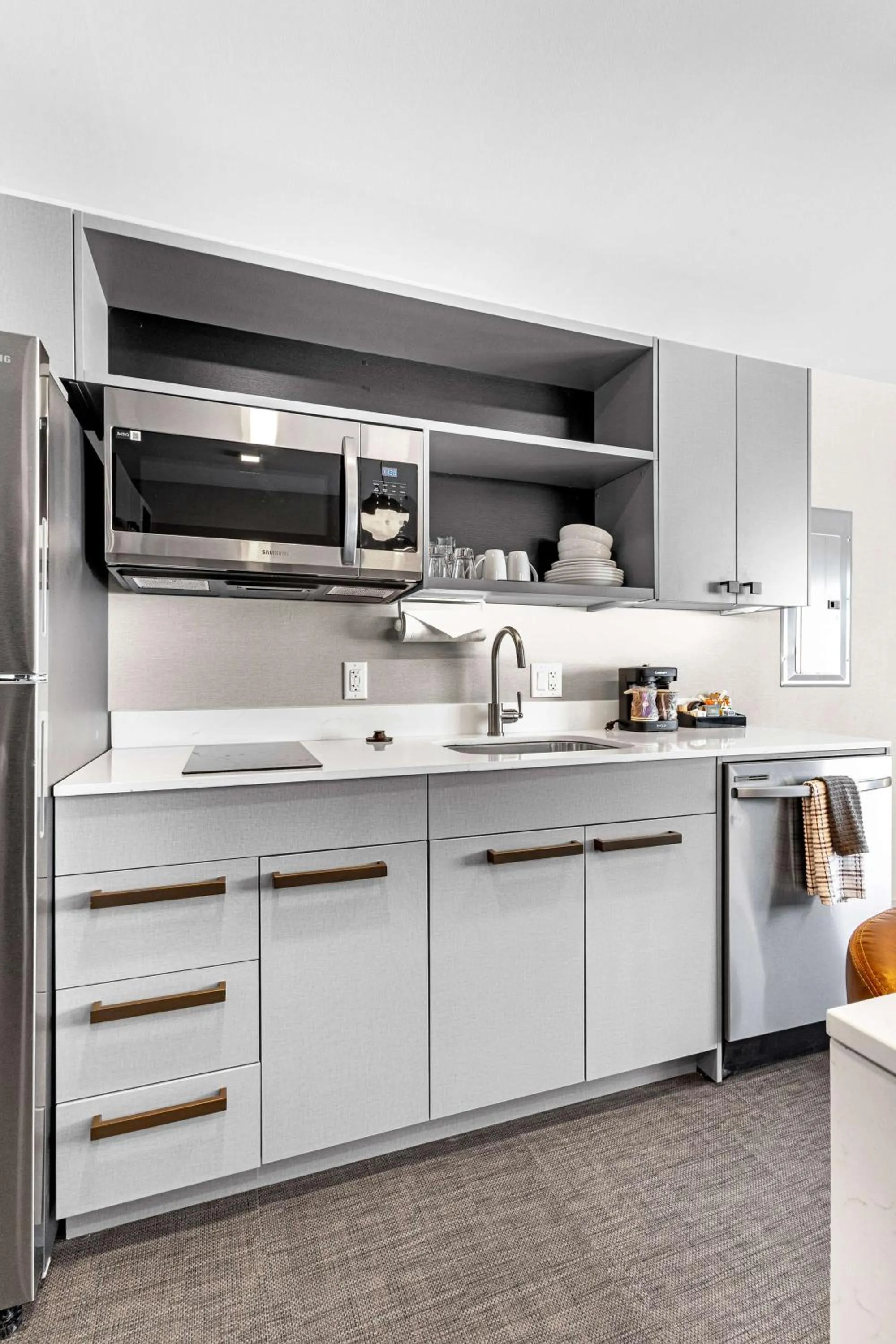 Kitchen or kitchenette in Homewood Suites By Hilton Colorado Springs Airport