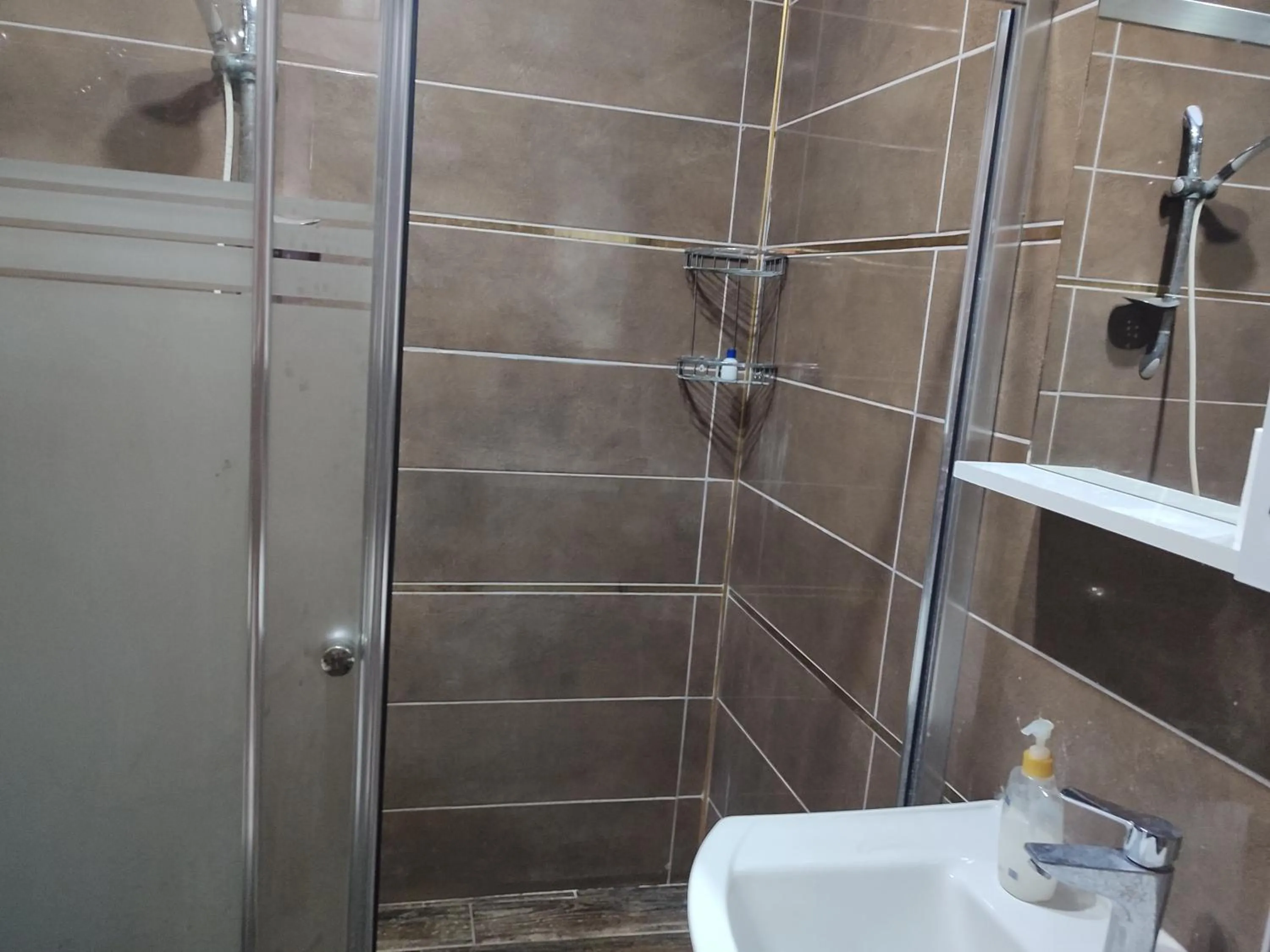 Shower in HOTEL YAGMUR