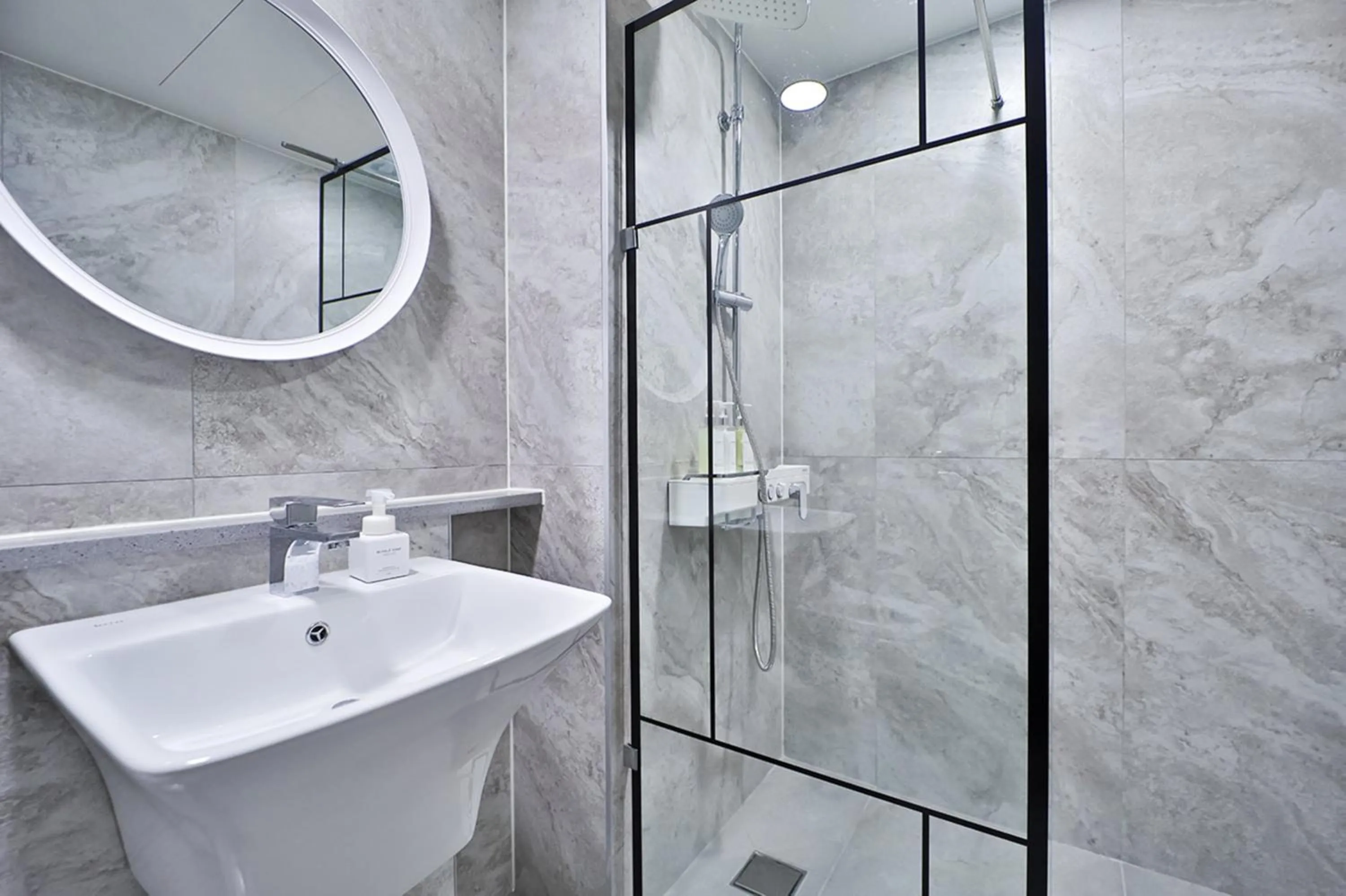 Bathroom in Gimhae City Hotel