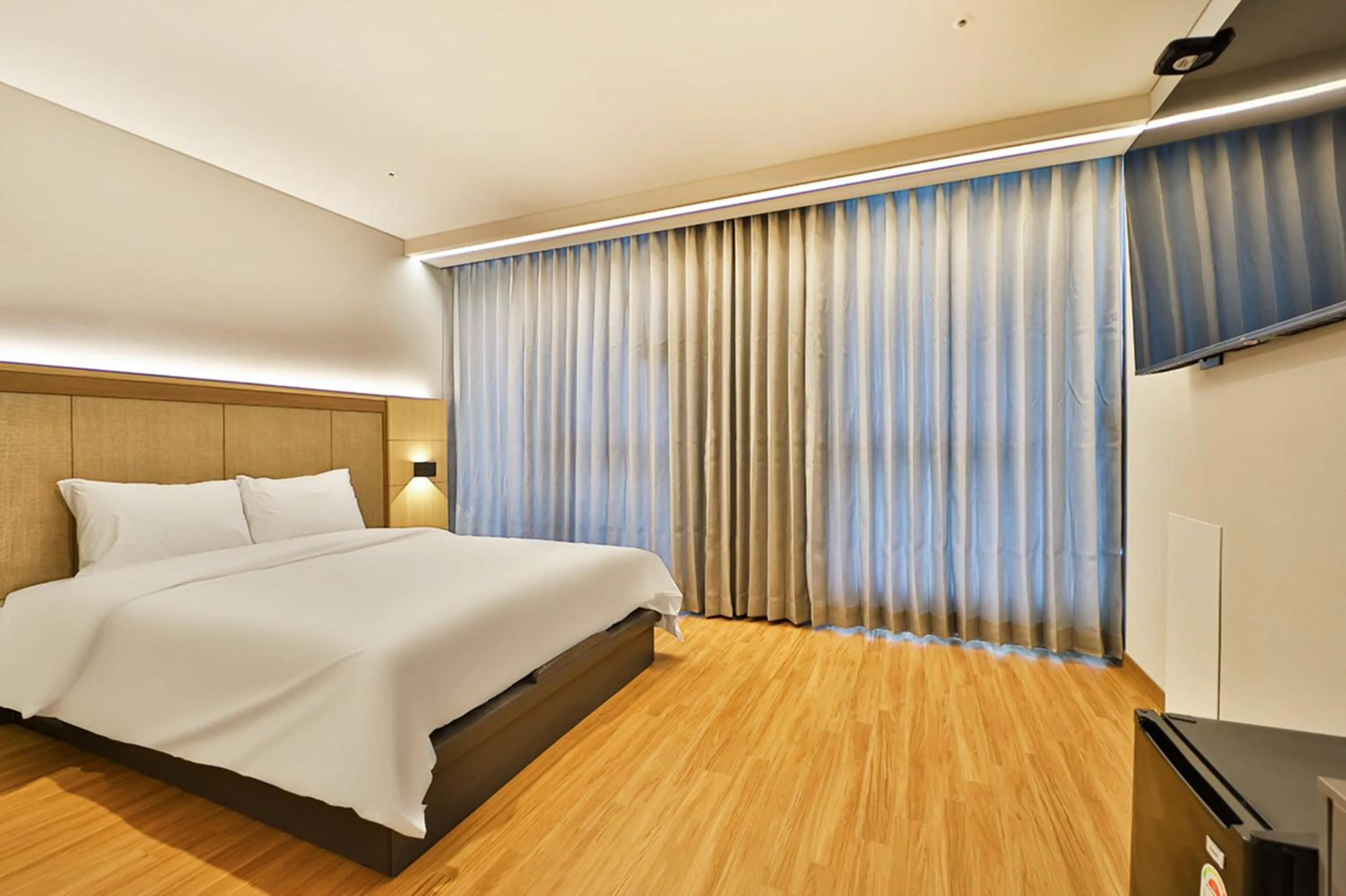 Bedroom, Bed in Gimhae City Hotel