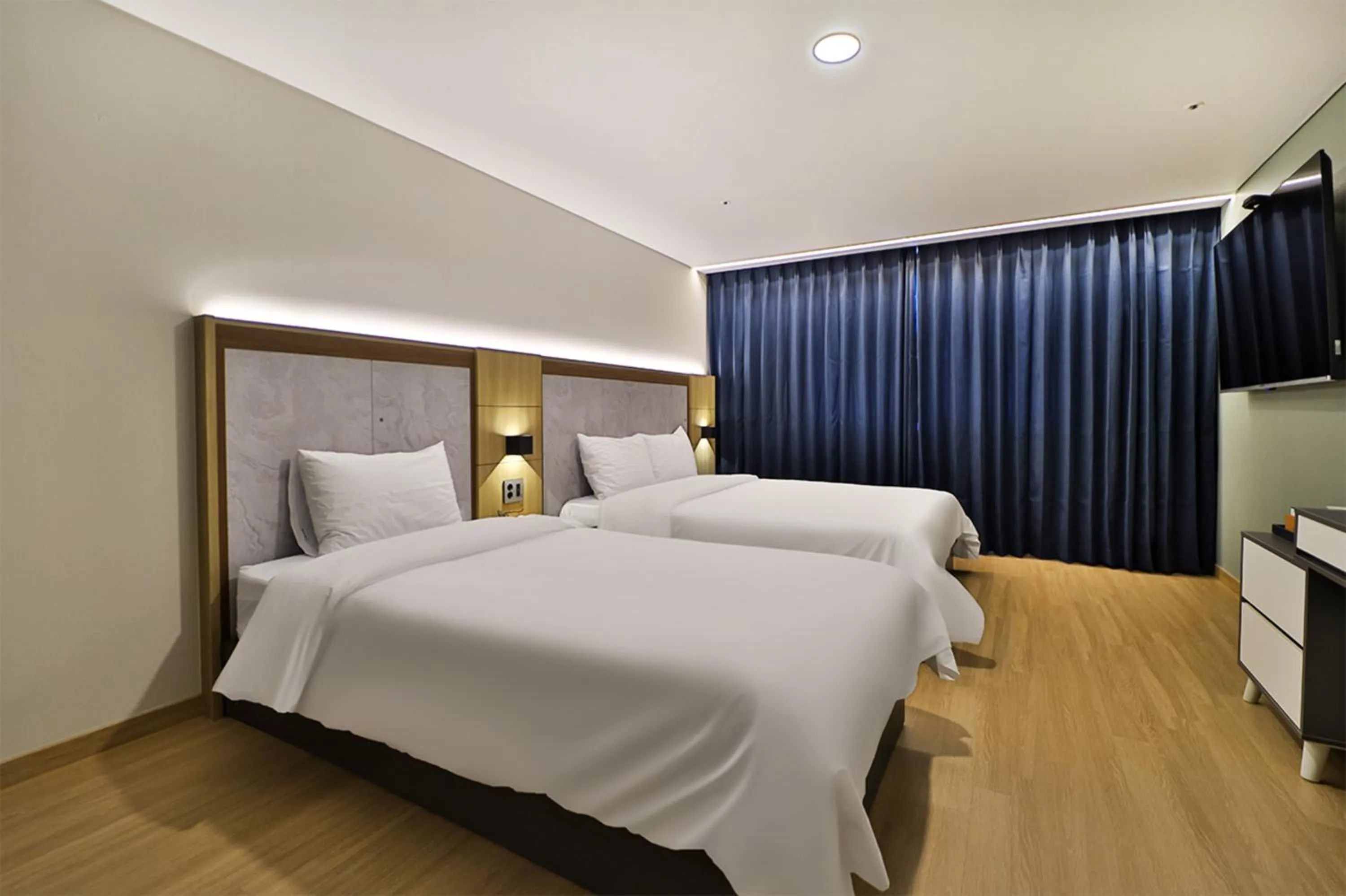 Bedroom, Bed in Gimhae City Hotel