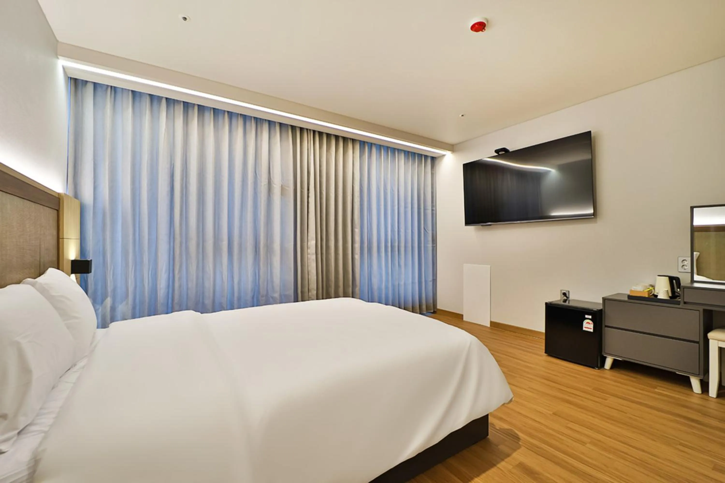 Bed in Gimhae City Hotel