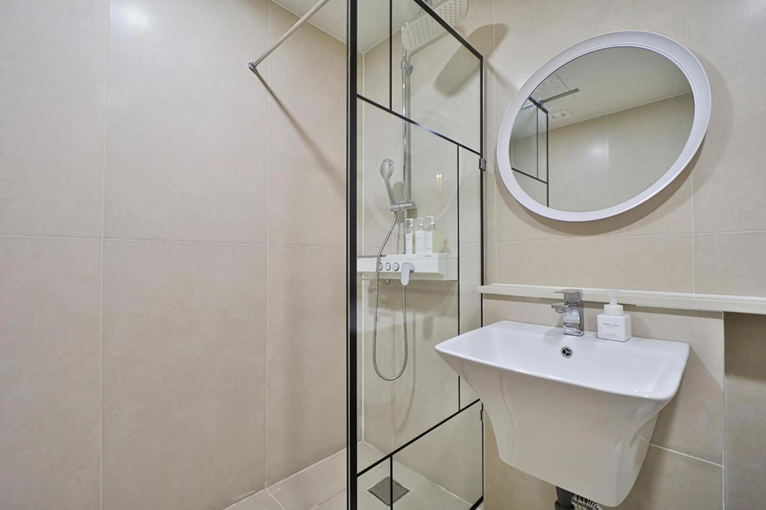 Shower in Gimhae City Hotel