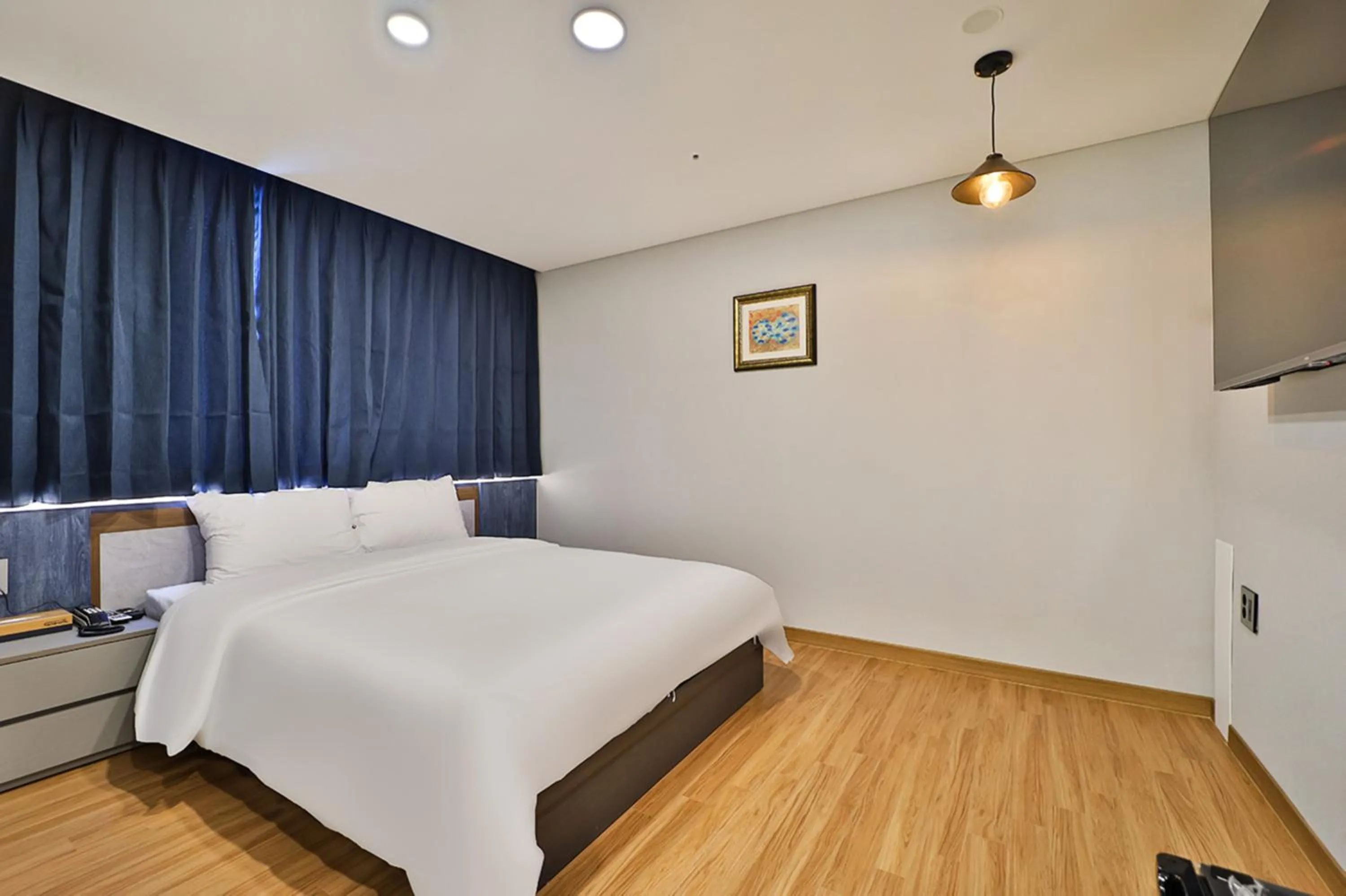 Bed in Gimhae City Hotel