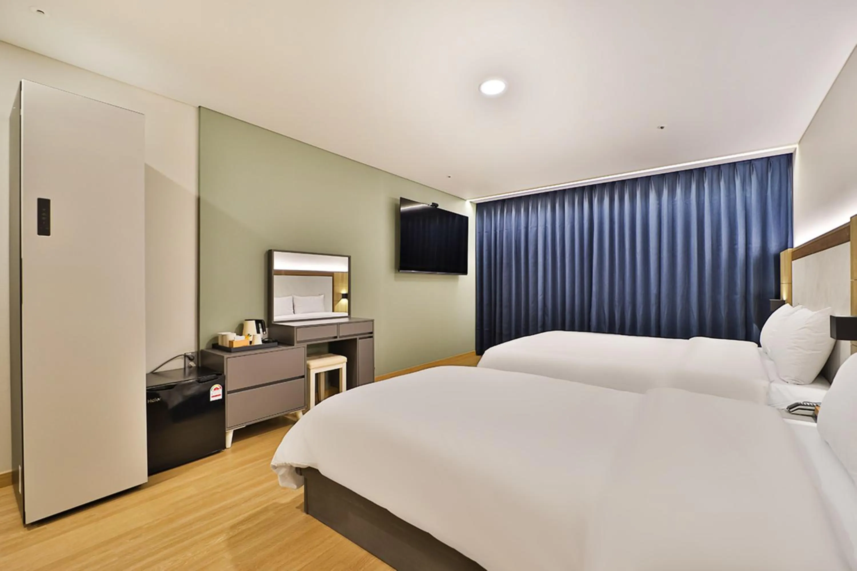 Bedroom, Bed in Gimhae City Hotel