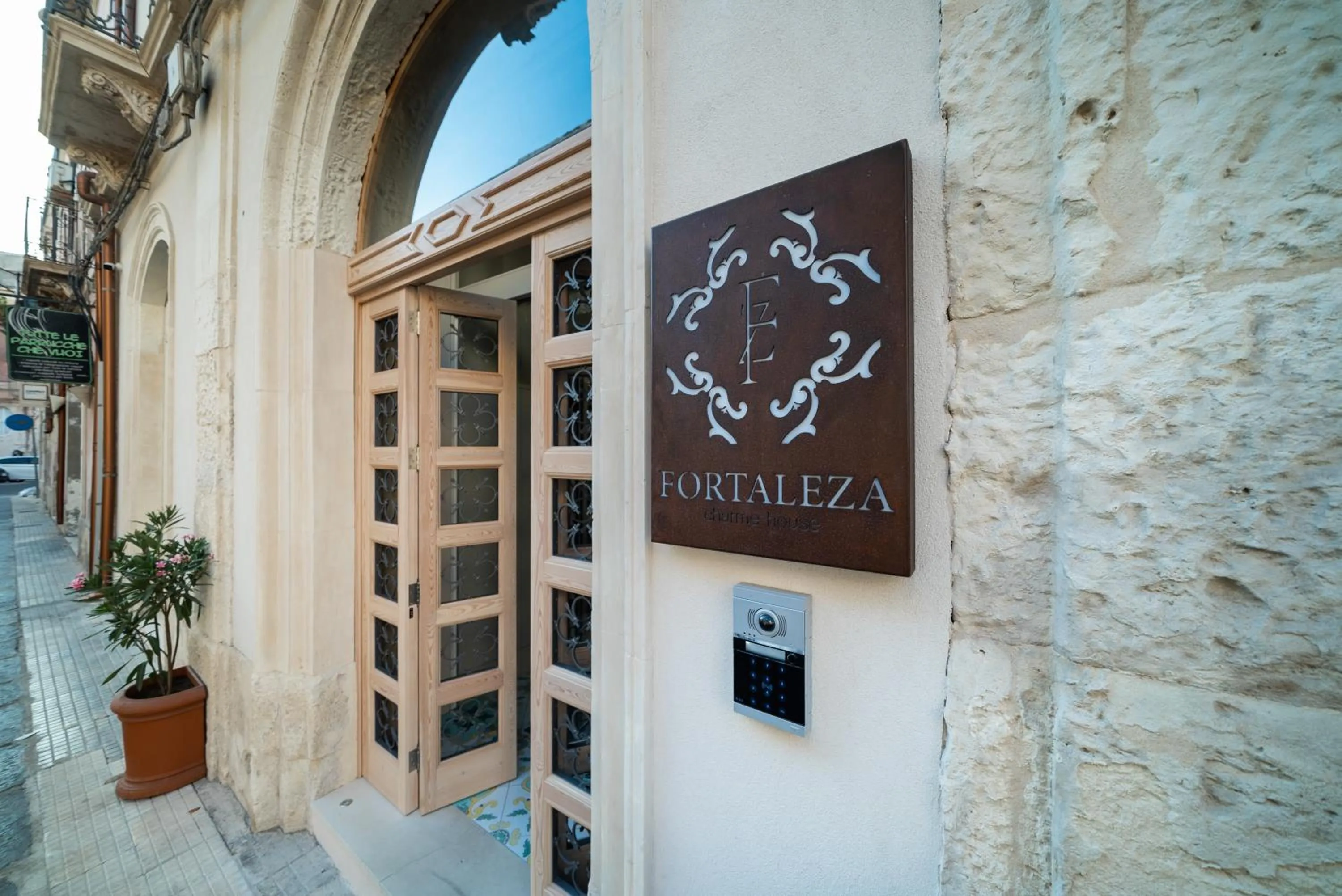 Property building in Fortaleza Charme House