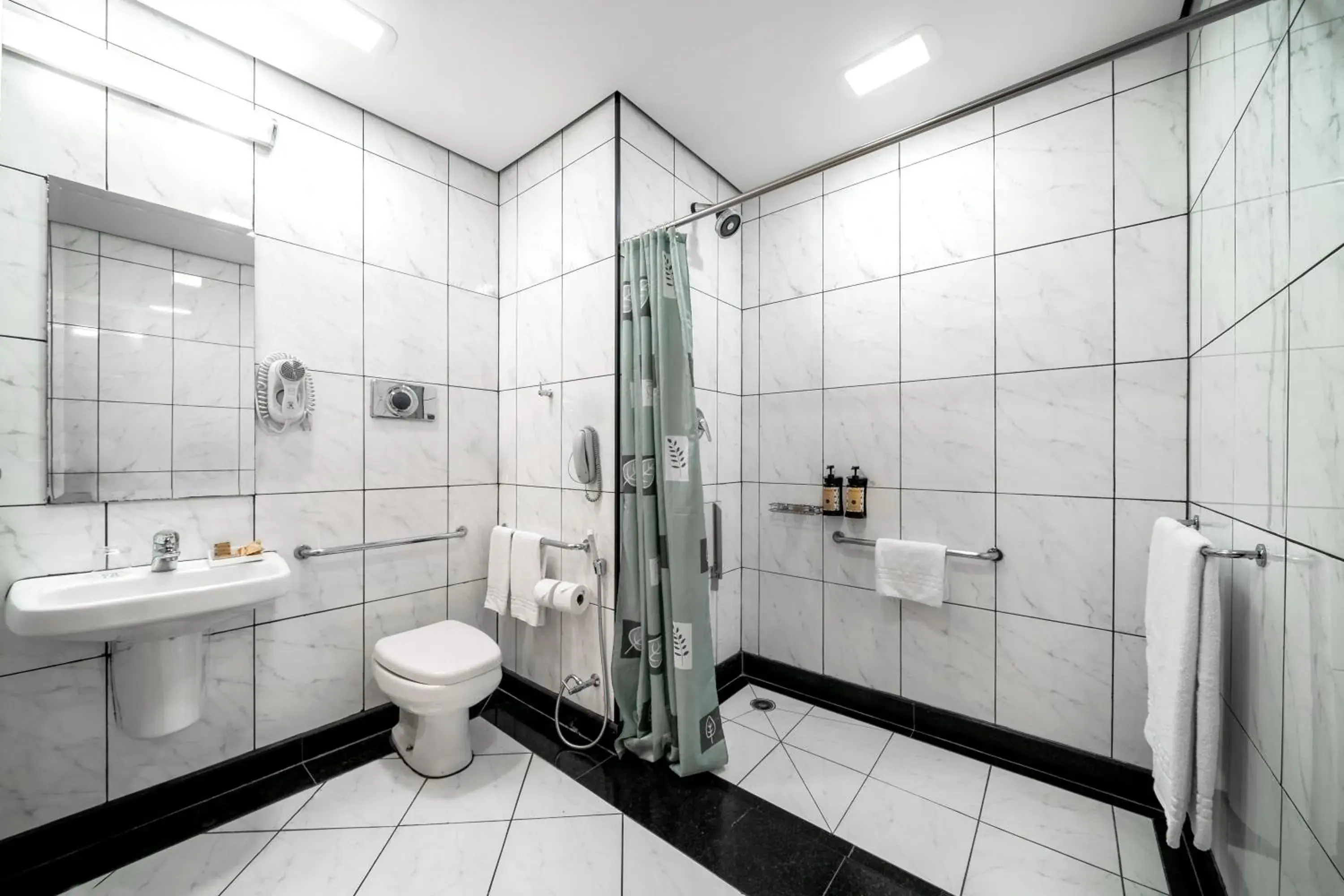 Standard Twin Room - Disability Access in Novotel Sao Paulo Center Norte Standard Twin Room - Disability Access in Novotel Sao Paulo Center Norte