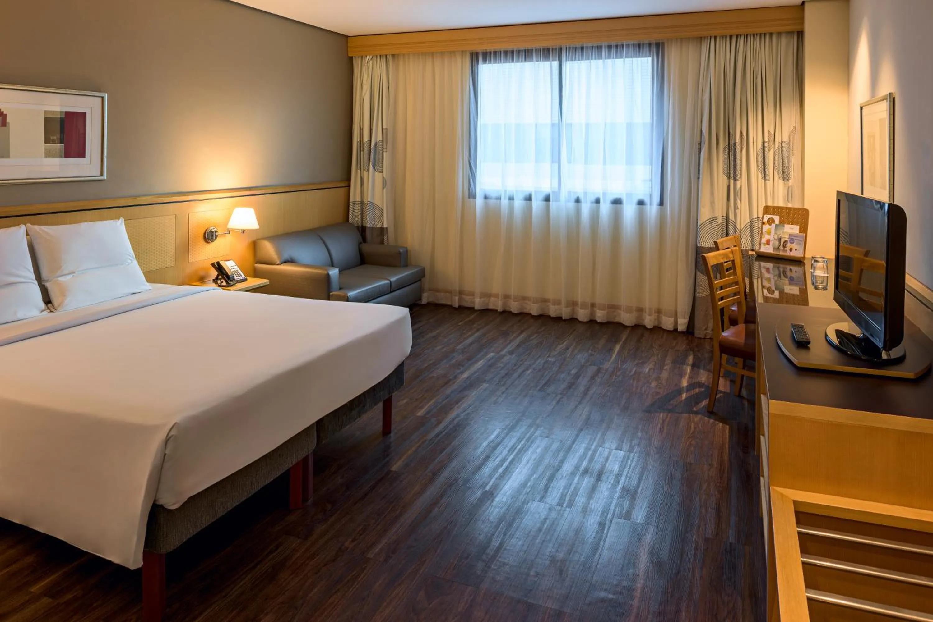 Photo of the whole room, Bed in Novotel Sao Paulo Center Norte