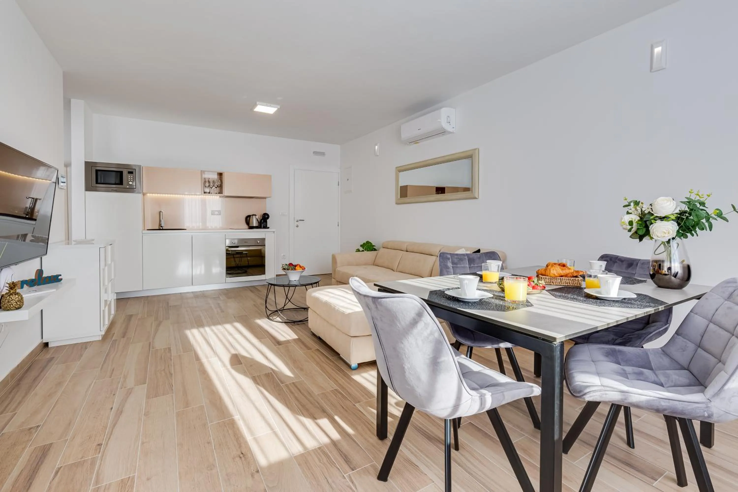 Kitchen or kitchenette in Villa Corcovado Deluxe Apartments with Heated Pool